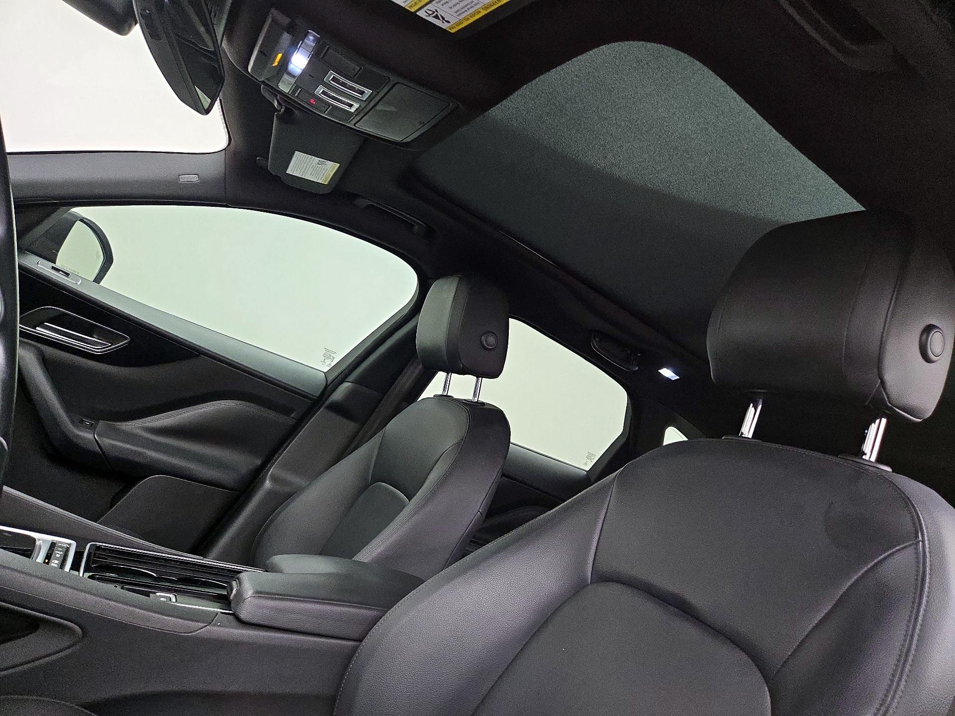 Thumbnail: 2018 Jaguar F-Pace - 19