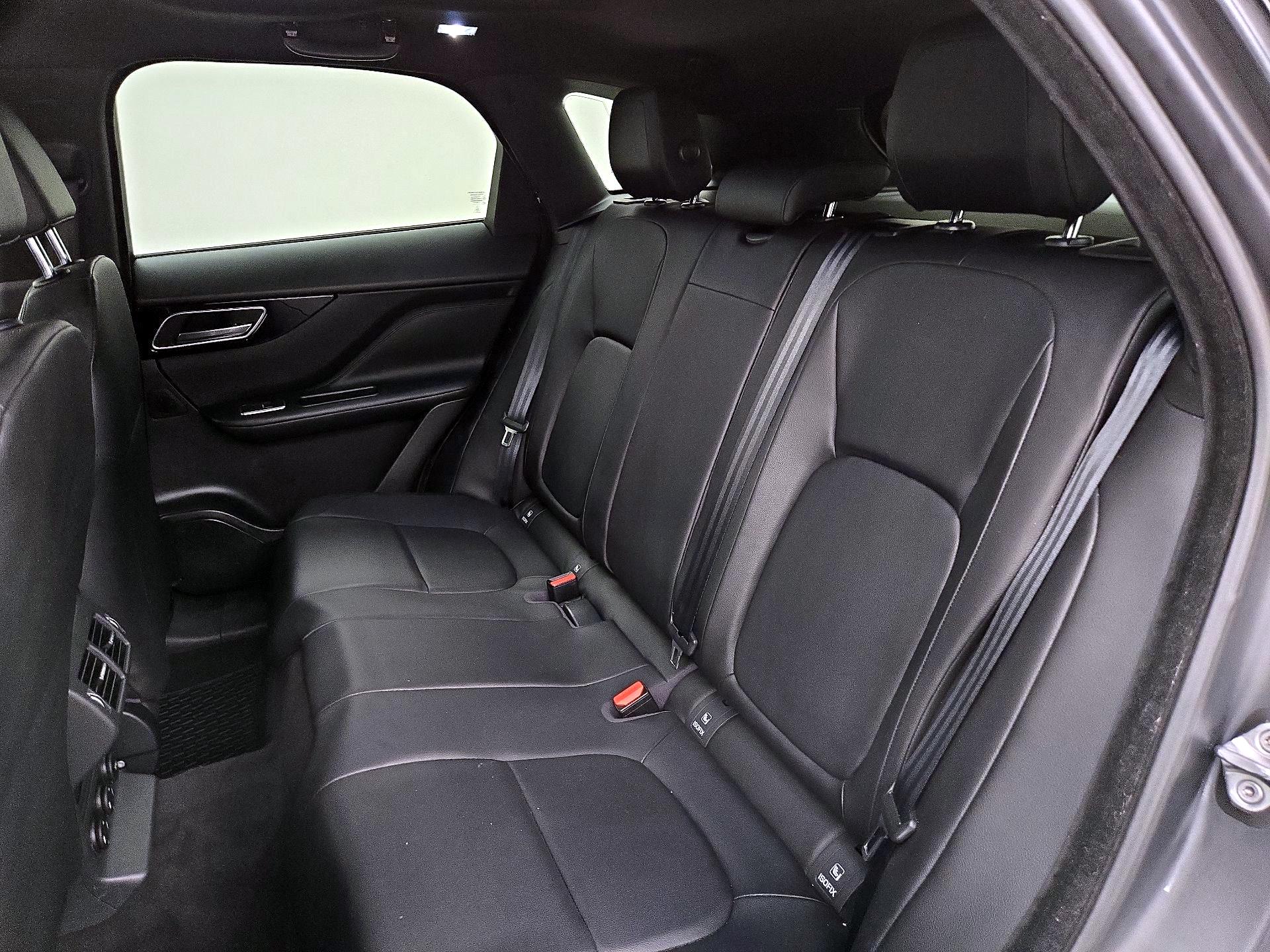 Thumbnail: 2018 Jaguar F-Pace - 20
