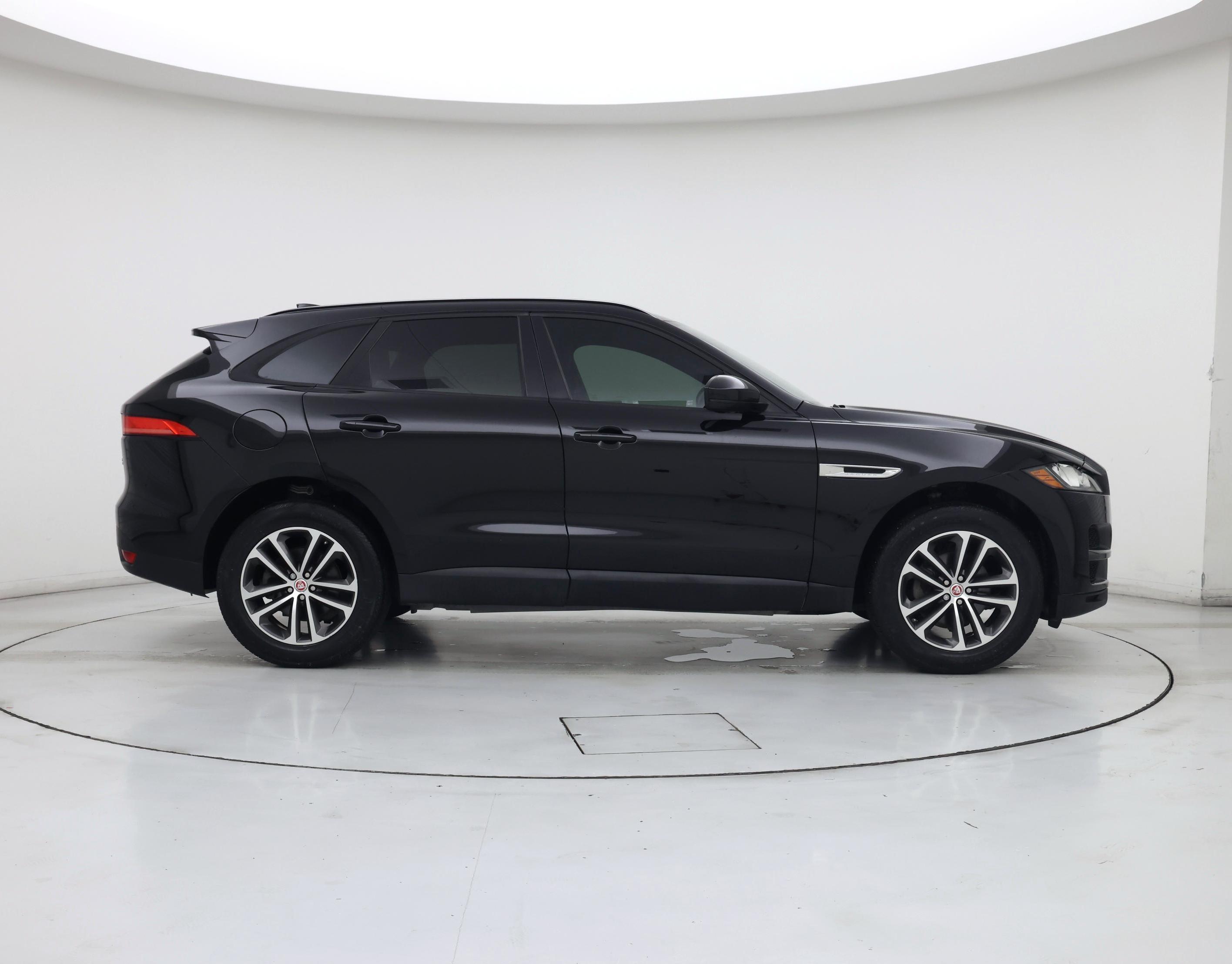 Thumbnail: 2018 Jaguar F-Pace - 7