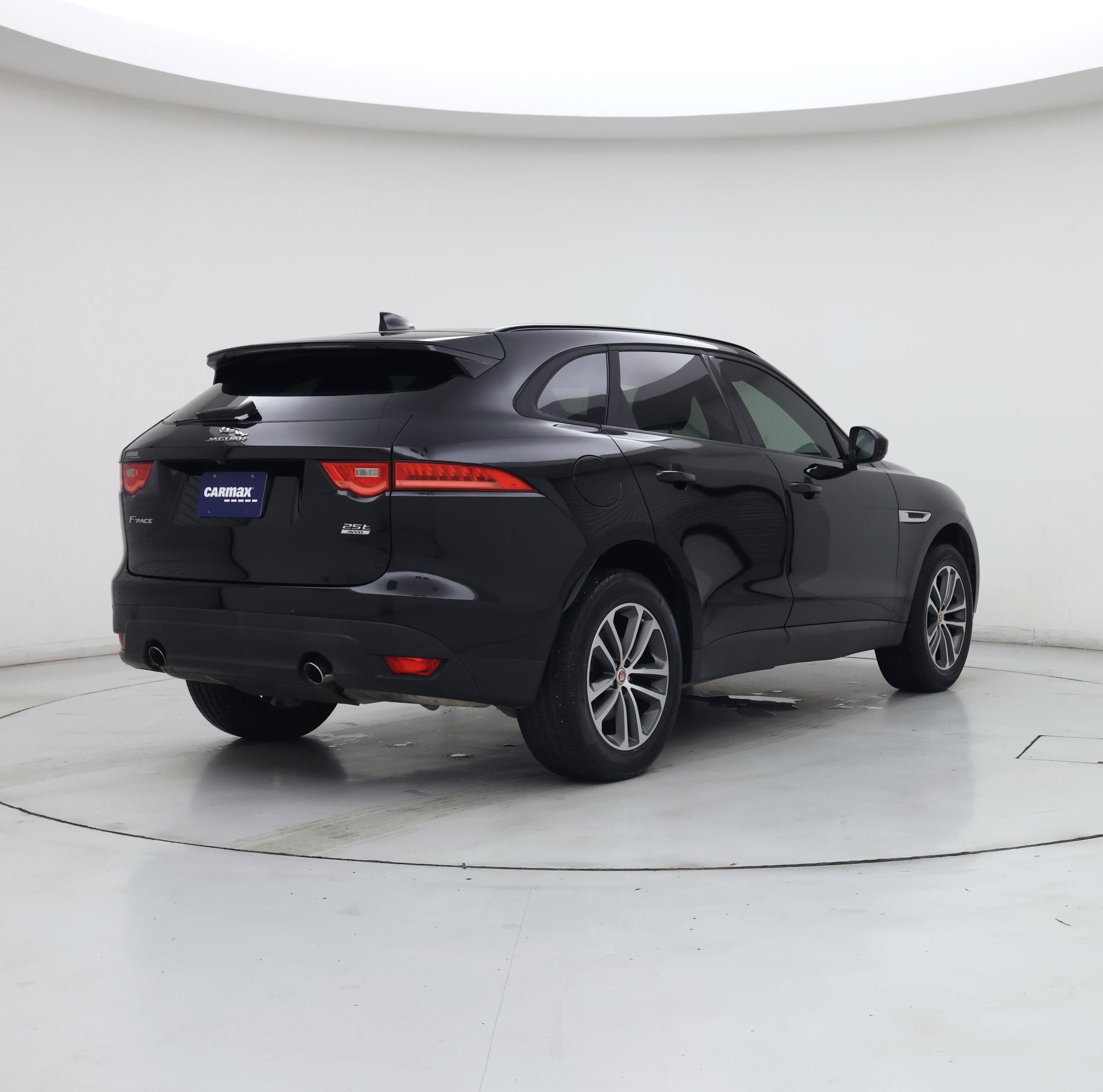 Thumbnail: 2018 Jaguar F-Pace - 8