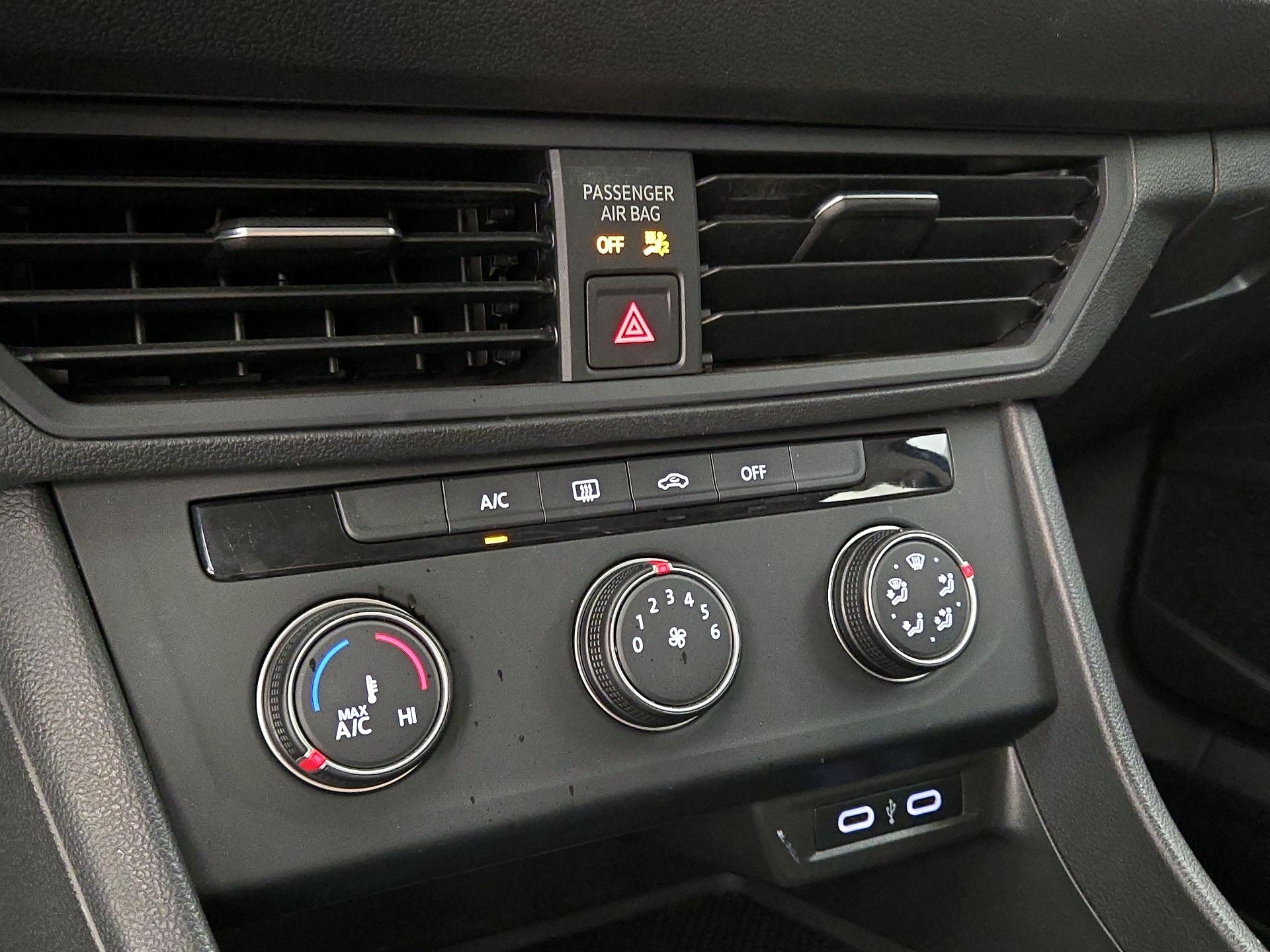 Thumbnail: 2021 Volkswagen Jetta - 15