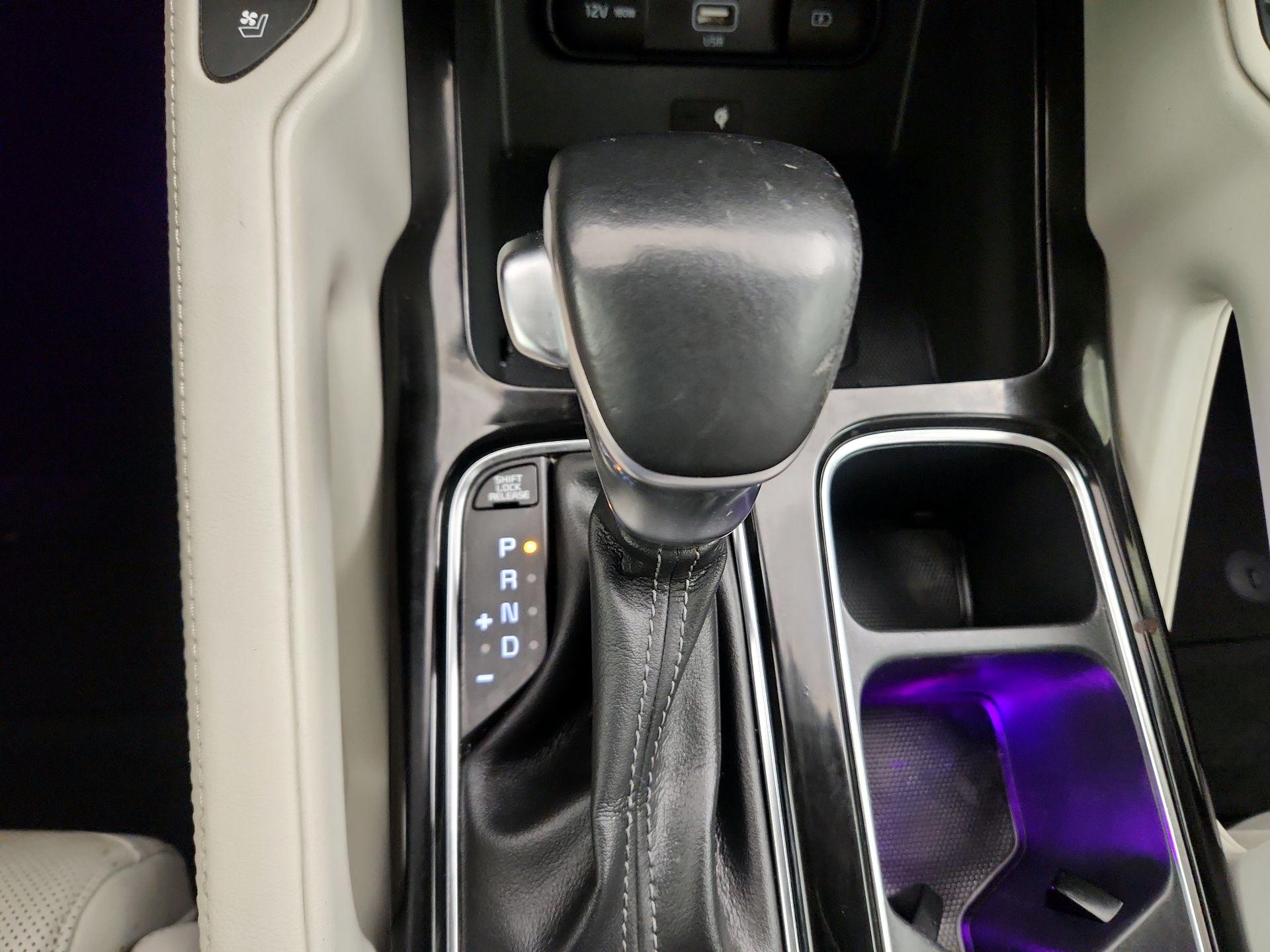 Thumbnail: 2022 Kia Telluride - 16
