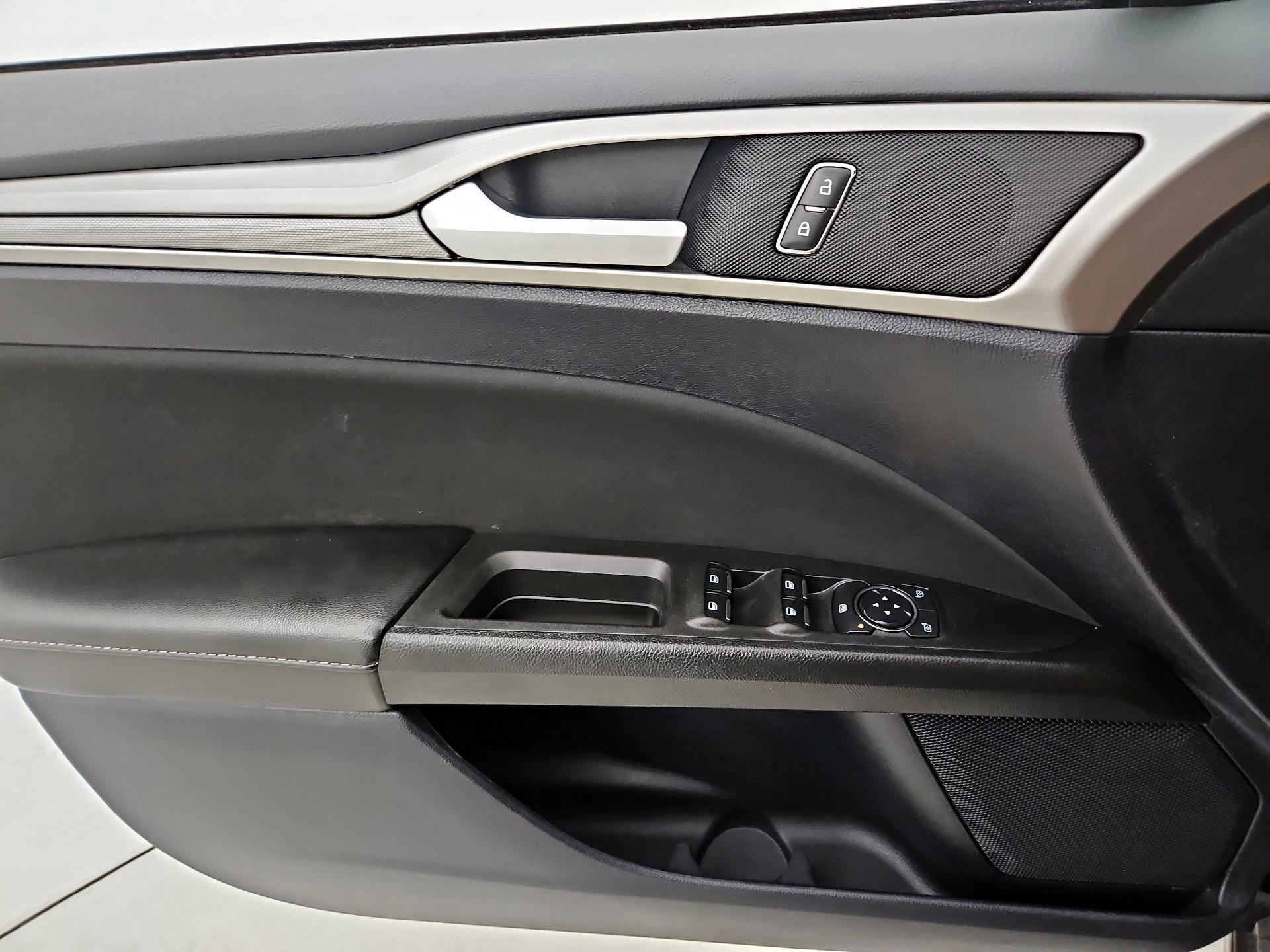 Thumbnail: 2020 Ford Fusion - 12