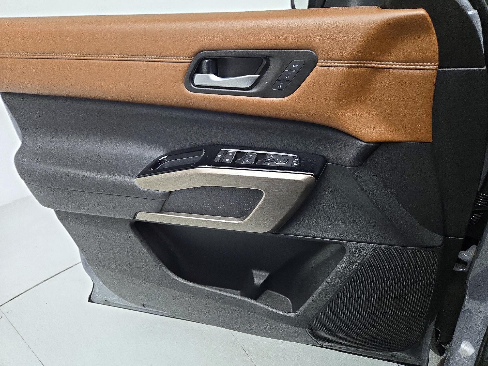 Thumbnail: 2025 Nissan Pathfinder - 12