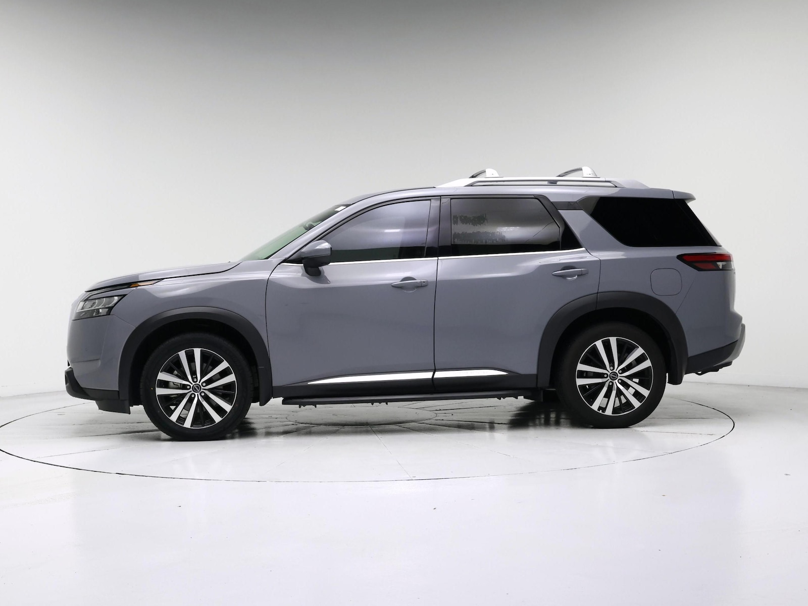 2025 Nissan Pathfinder Platinum, photo 4