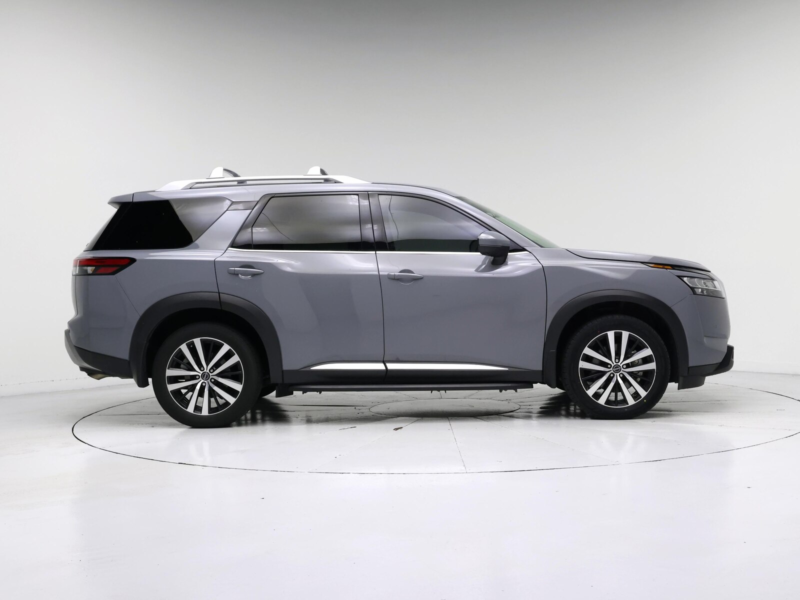 2025 Nissan Pathfinder Platinum, photo 8