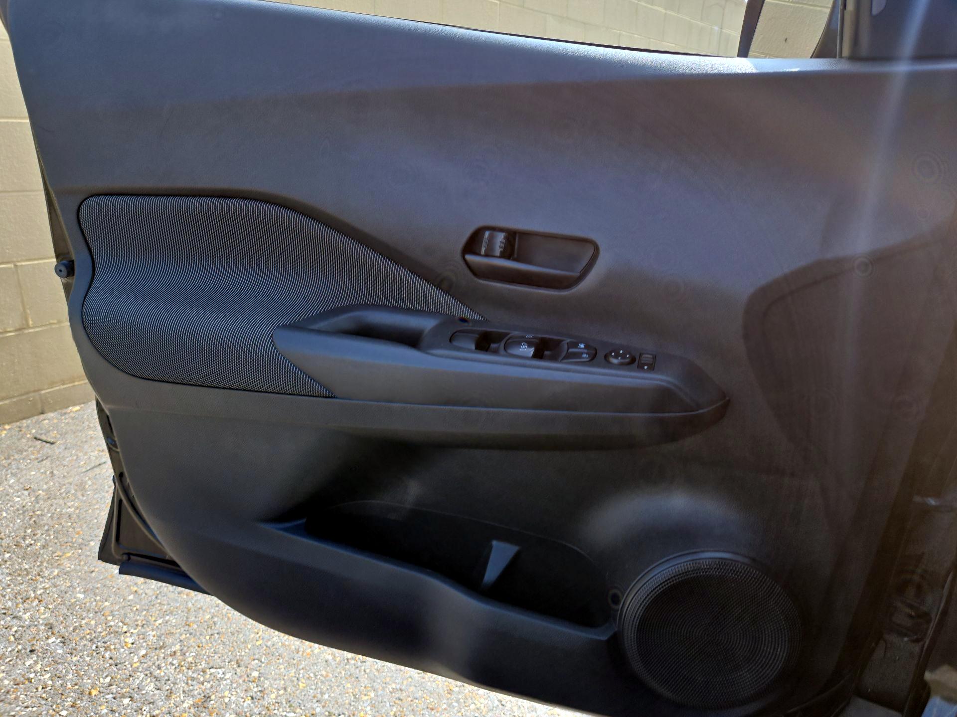 Thumbnail: 2020 Nissan Kicks - 10