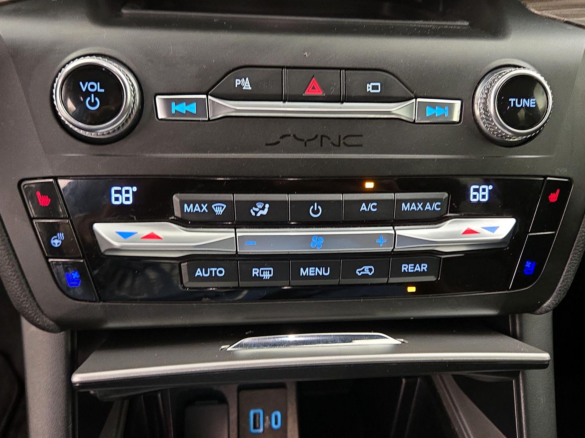Thumbnail: 2020 Ford Explorer - 17