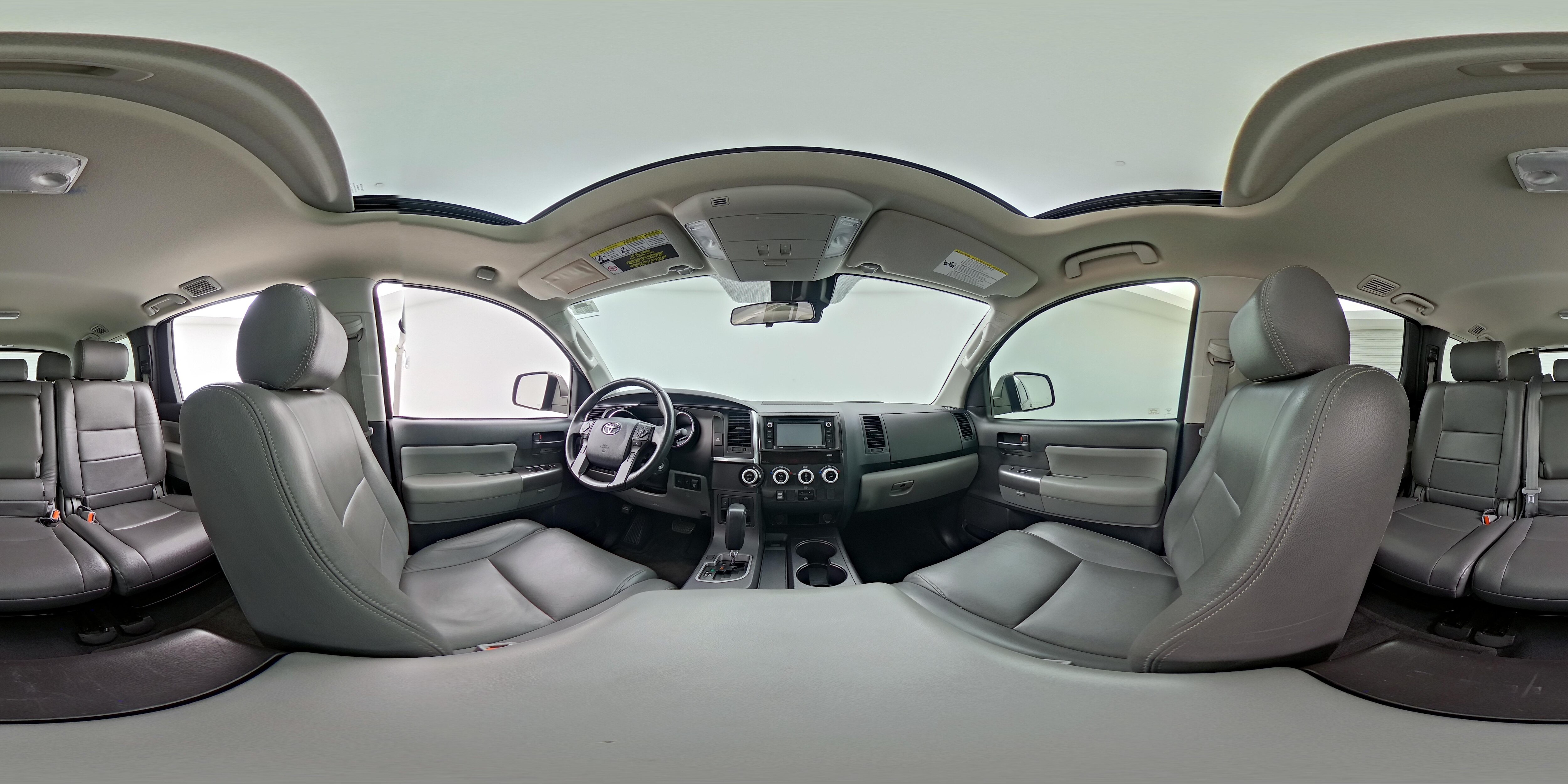 2019 Toyota Sequoia SR5 - Photo 27
