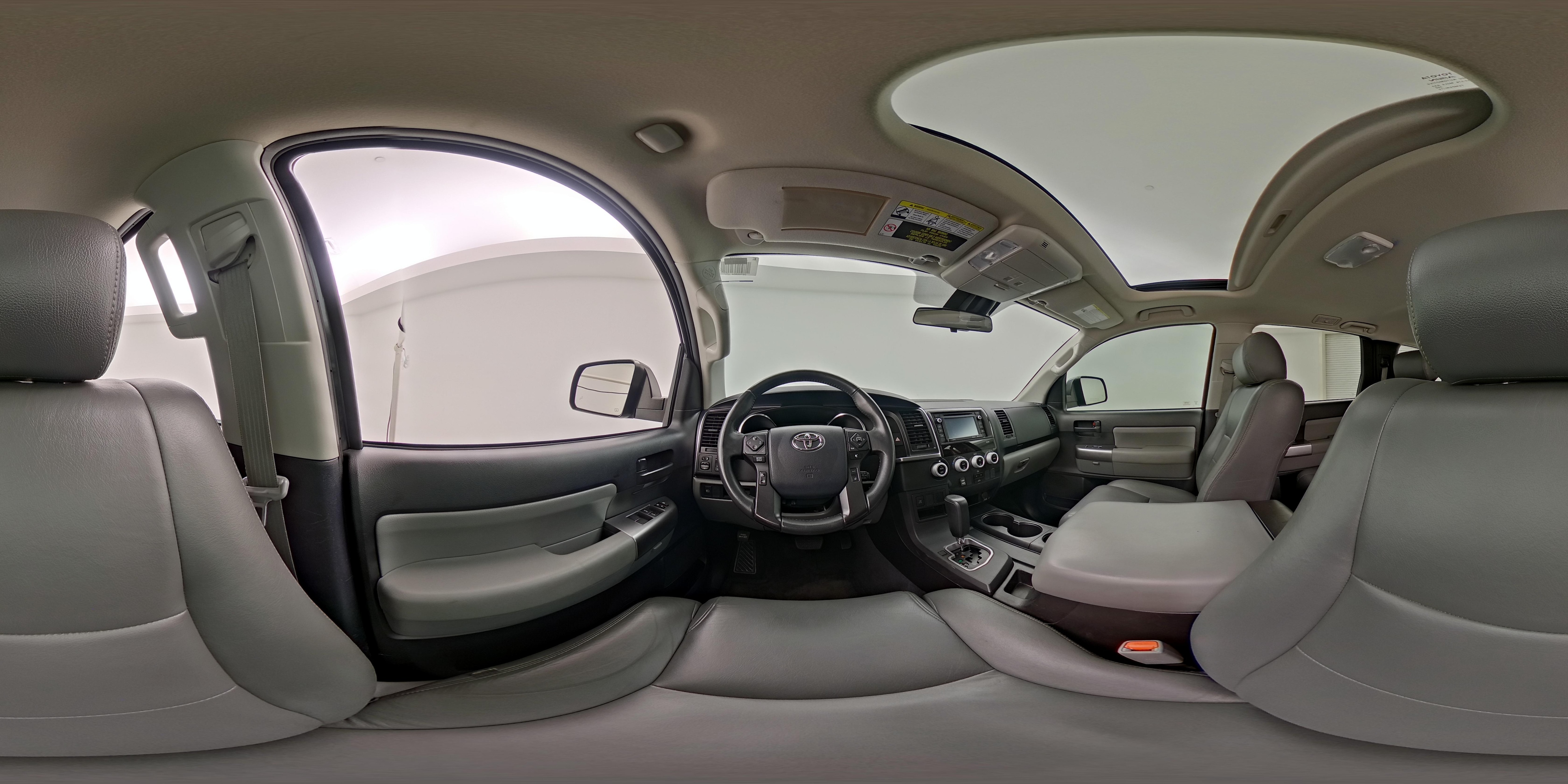 2019 Toyota Sequoia SR5 - Photo 29