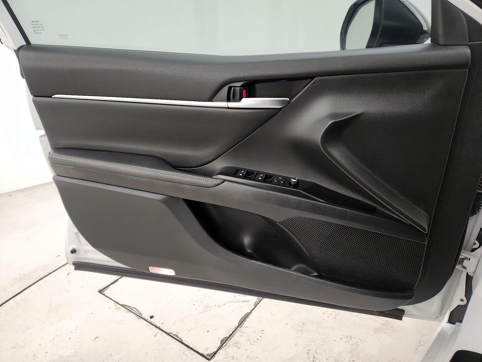 Thumbnail: 2019 Toyota Camry - 10