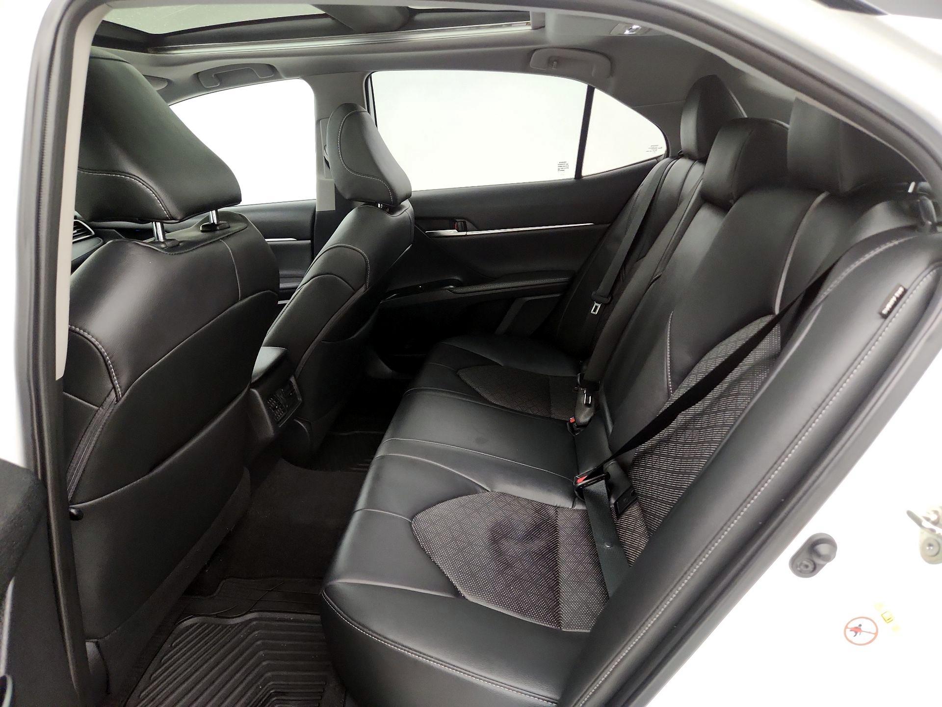 Thumbnail: 2019 Toyota Camry - 18