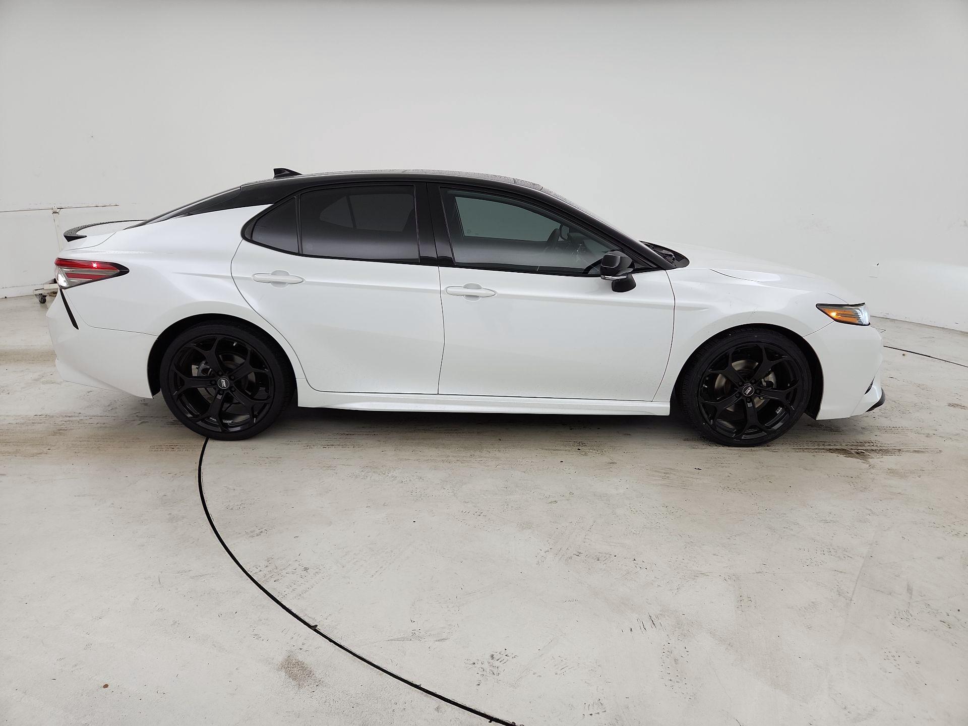 Thumbnail: 2019 Toyota Camry - 4