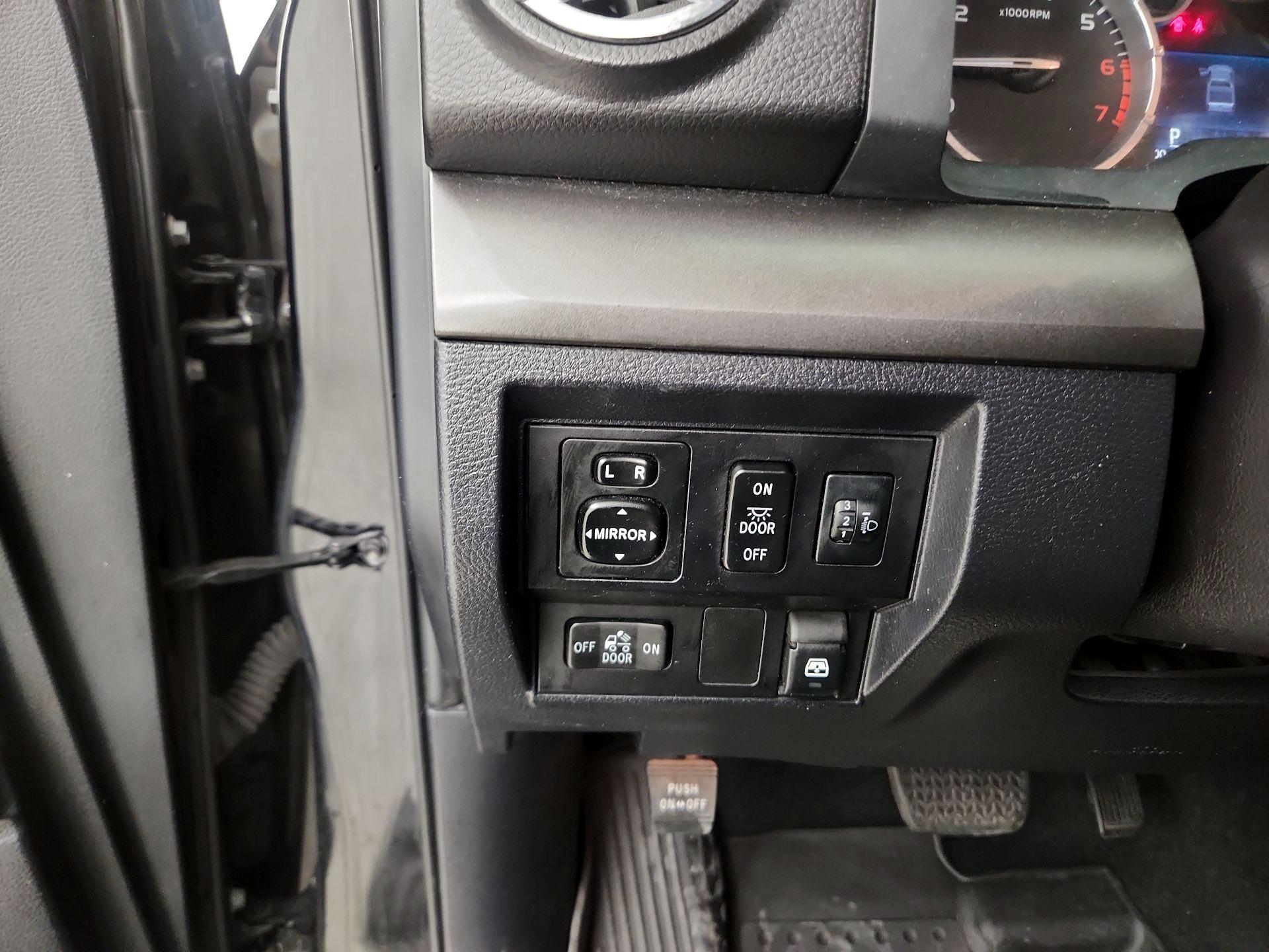 Thumbnail: 2017 Toyota Tundra - 11