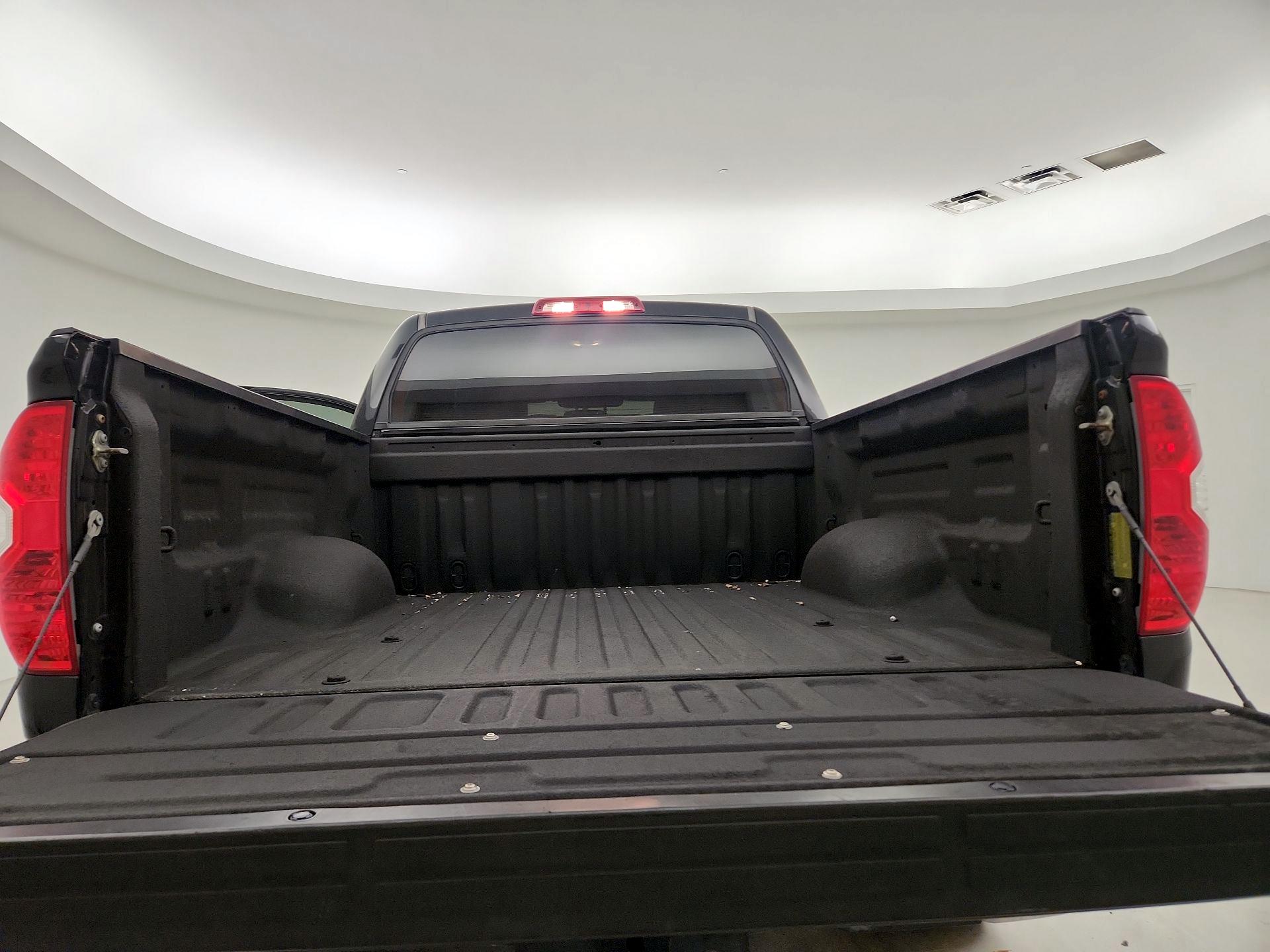 Thumbnail: 2017 Toyota Tundra - 18