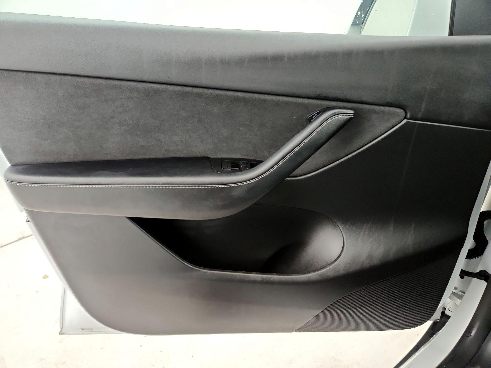 Thumbnail: 2022 Tesla Model Y - 12