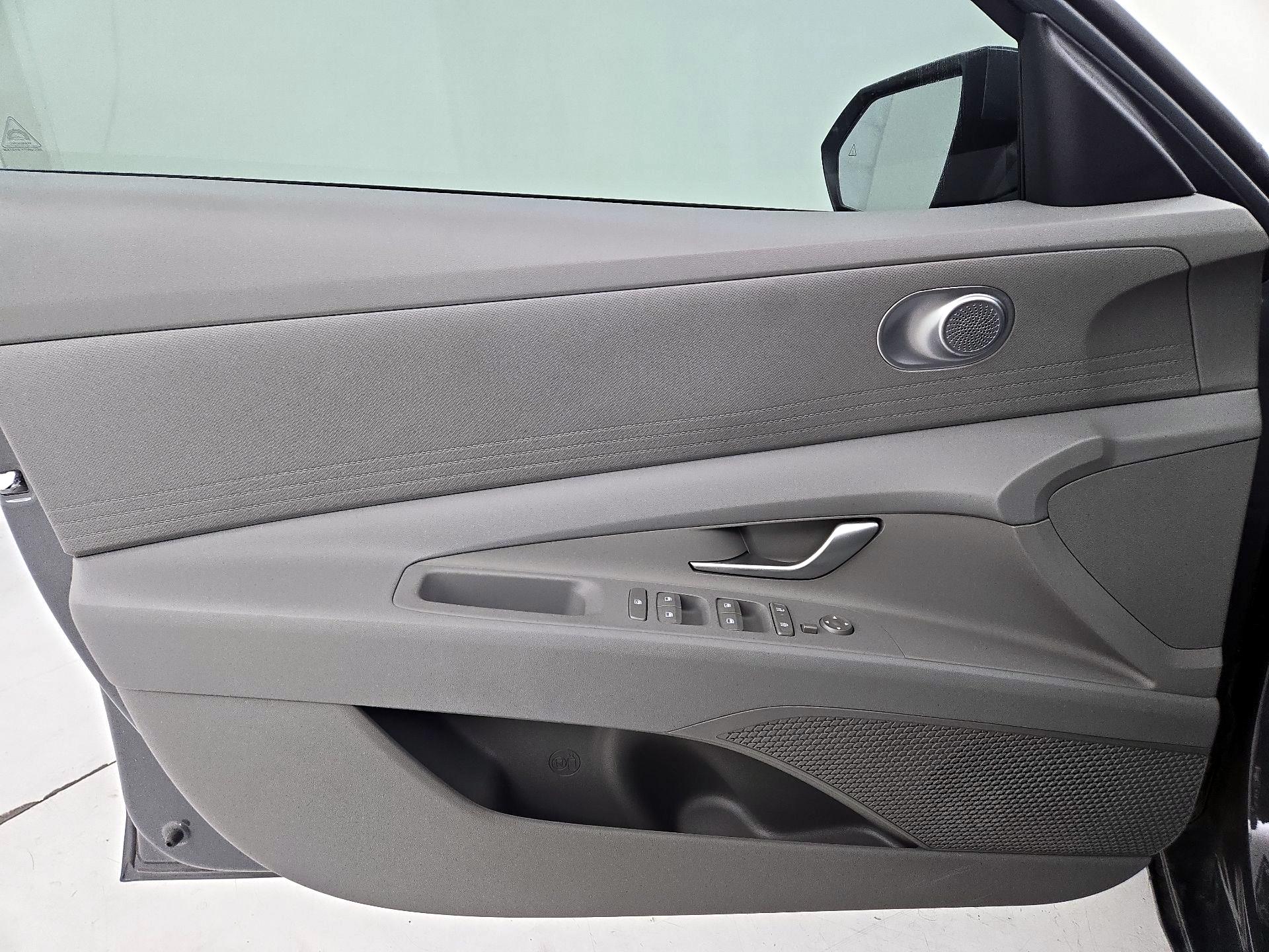 Thumbnail: 2025 Hyundai Elantra - 12
