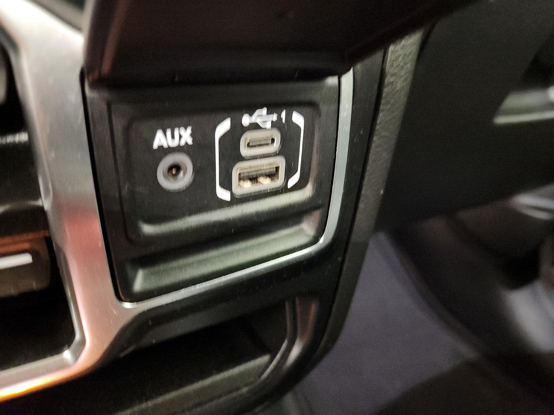 Thumbnail: 2021 Jeep Gladiator - 19