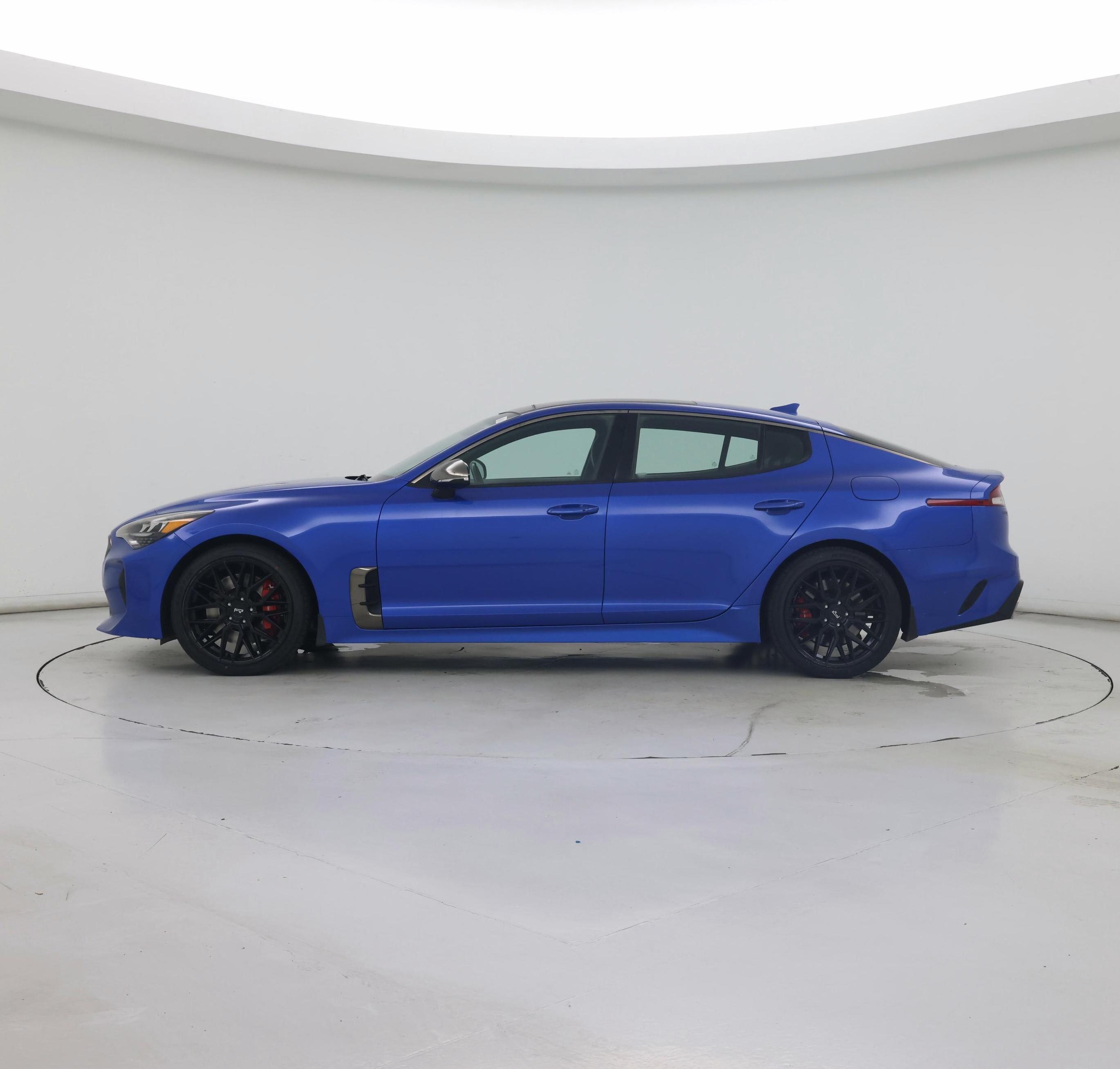 Thumbnail: 2022 Kia Stinger - 3