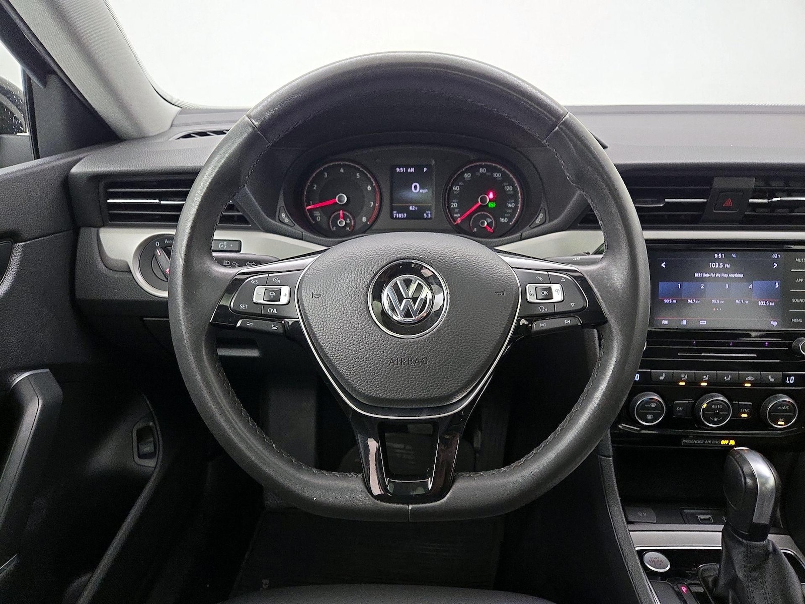 2021 Volkswagen Passat SE - Photo 11