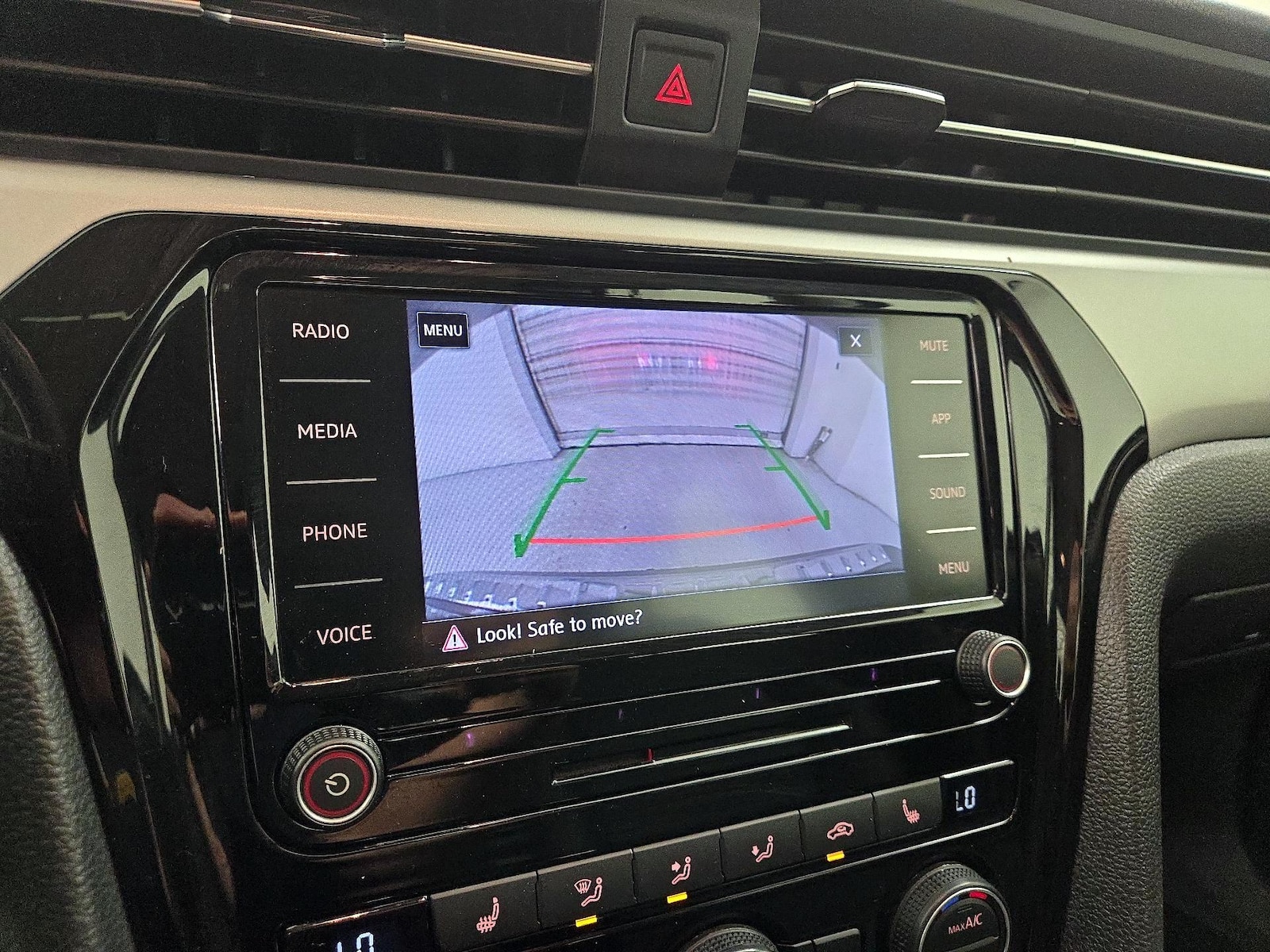 2021 Volkswagen Passat SE - Photo 15