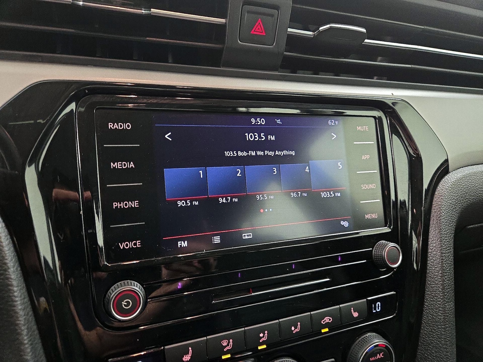 2021 Volkswagen Passat SE - Photo 16