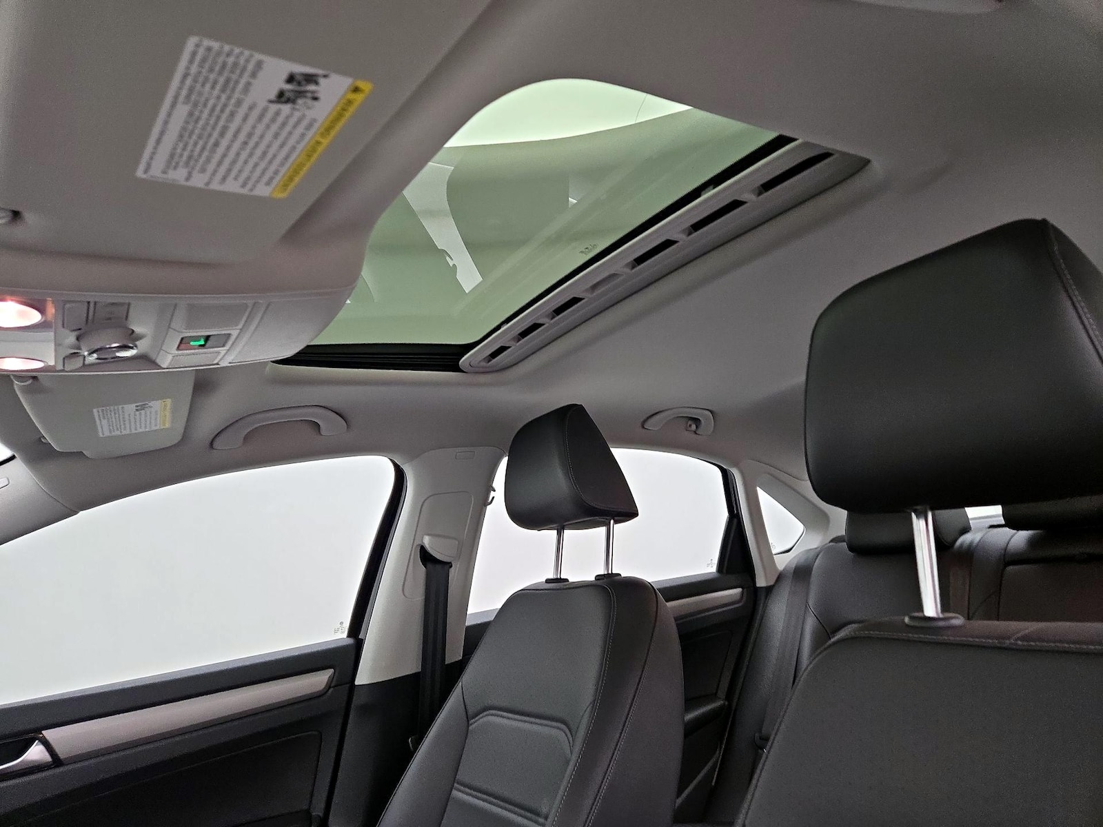 2021 Volkswagen Passat SE - Photo 20