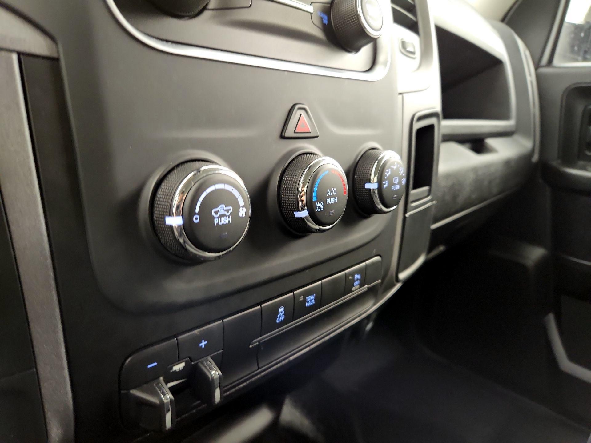 Thumbnail: 2023 RAM 1500 Classic - 16