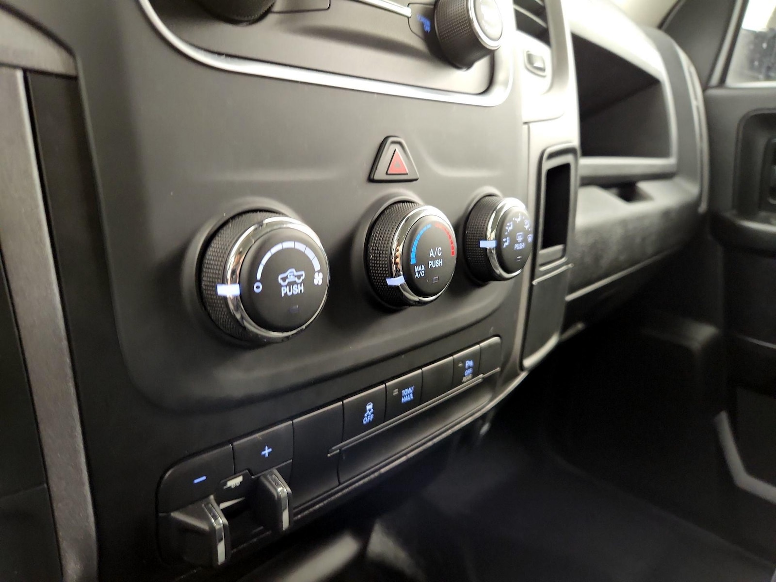 2023 RAM Ram 1500 Classic Tradesman - Photo 17