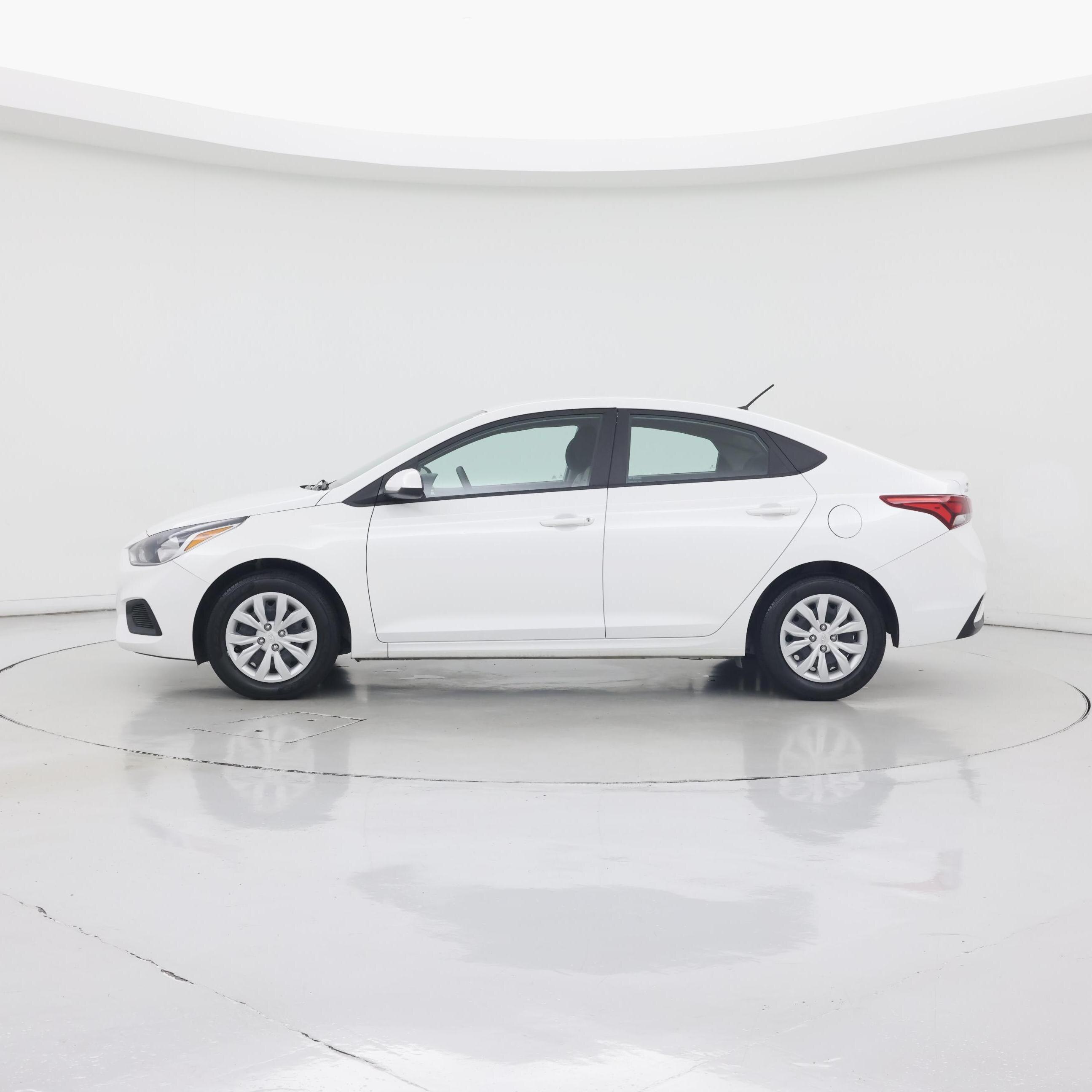 Thumbnail: 2022 Hyundai Accent - 3