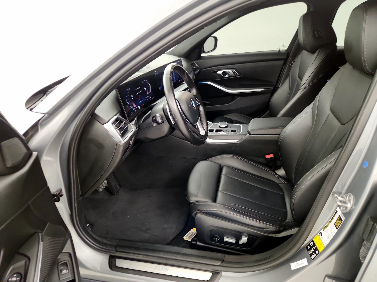 2023 BMW 3 Series 330i - Photo 12