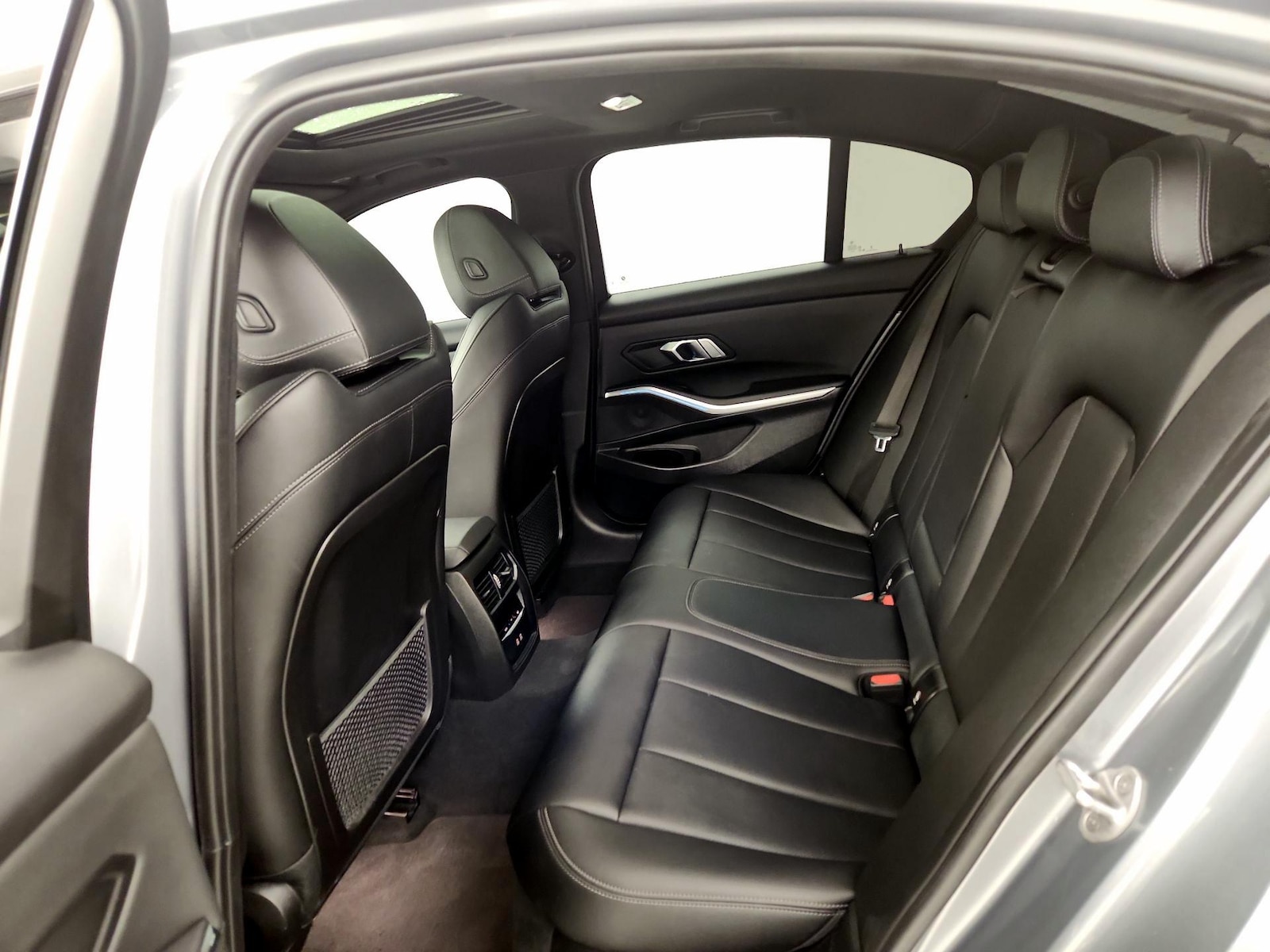 2023 BMW 3 Series 330i - Photo 22