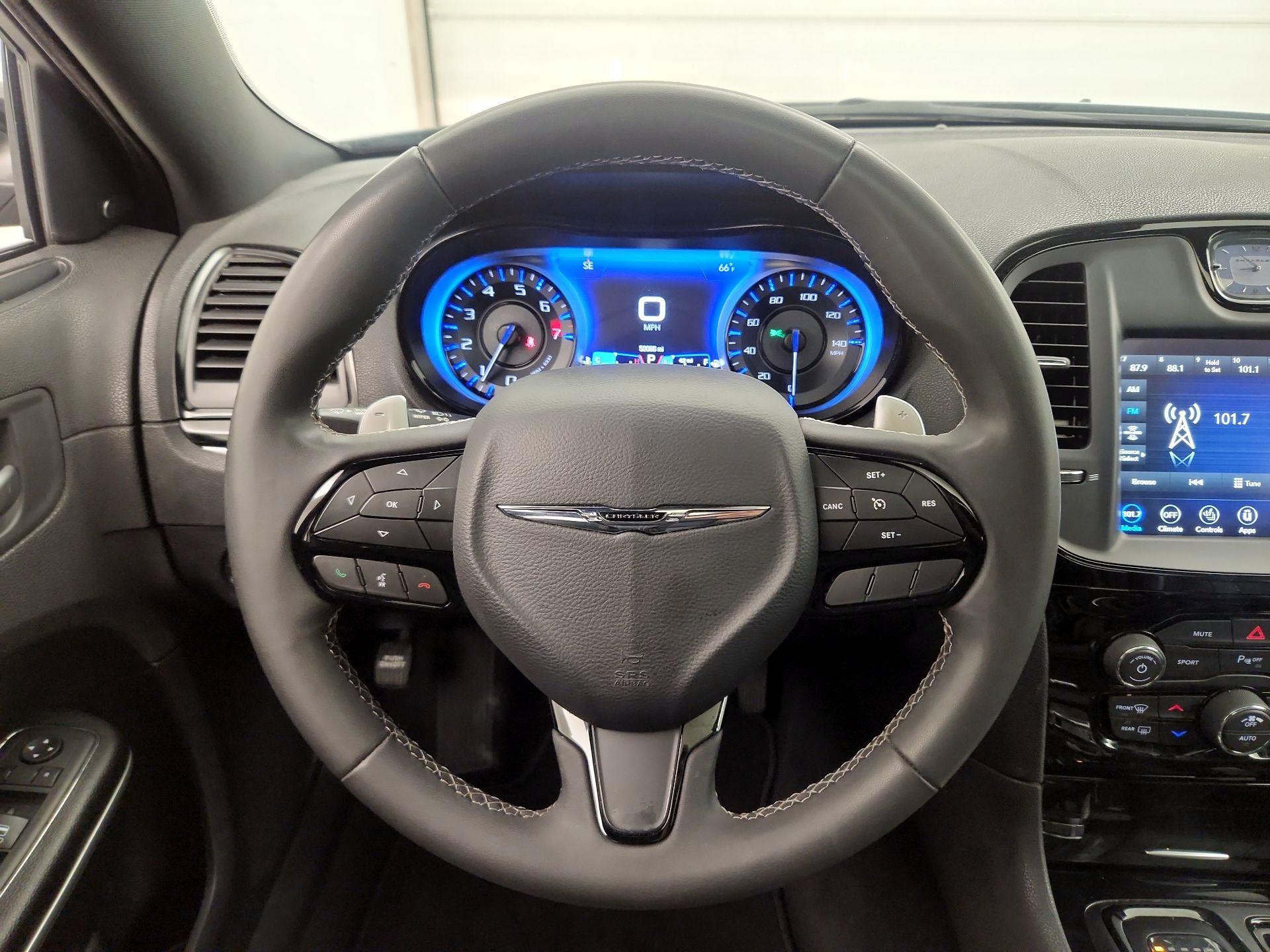 Thumbnail: 2023 Chrysler 300 - 10