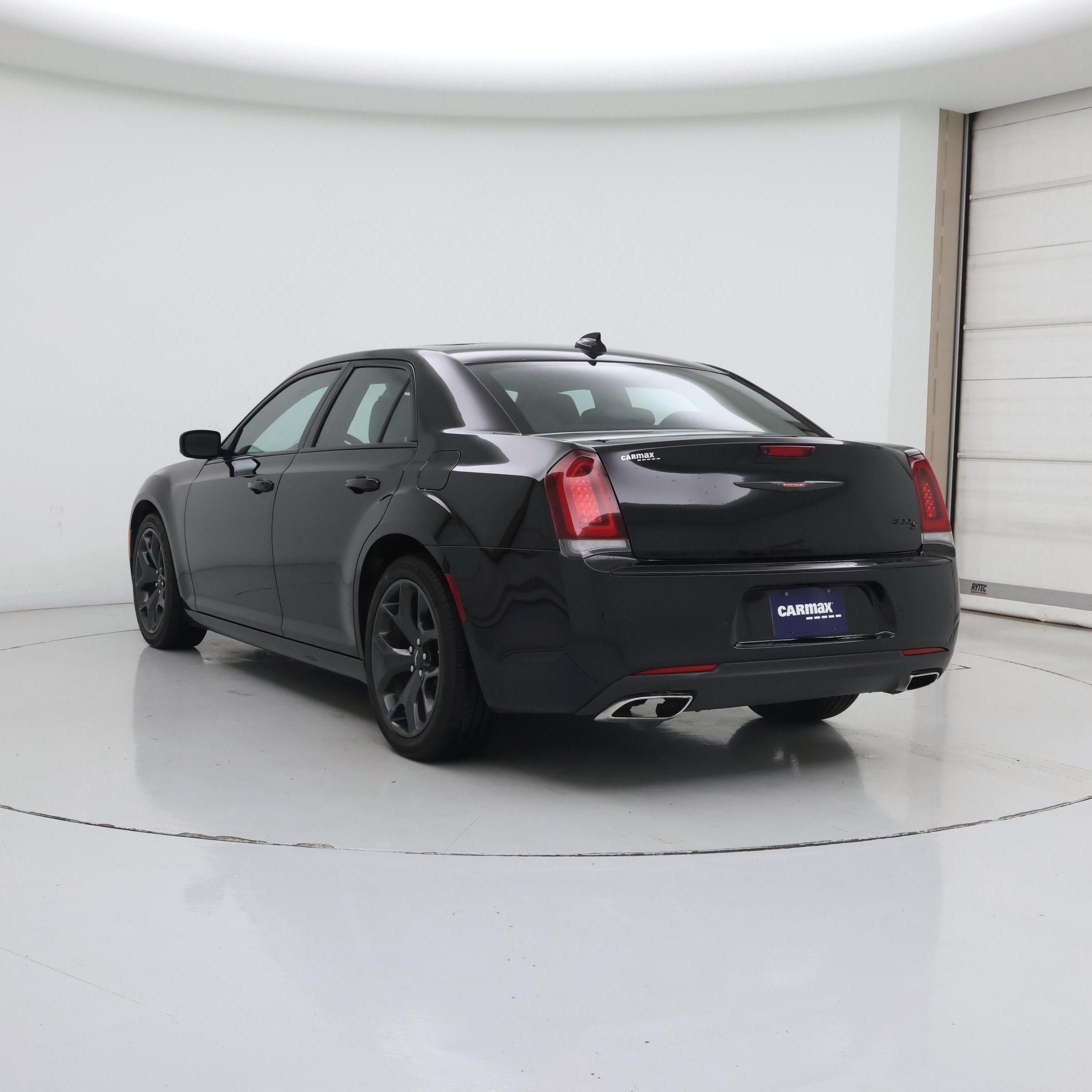 Thumbnail: 2023 Chrysler 300 - 2