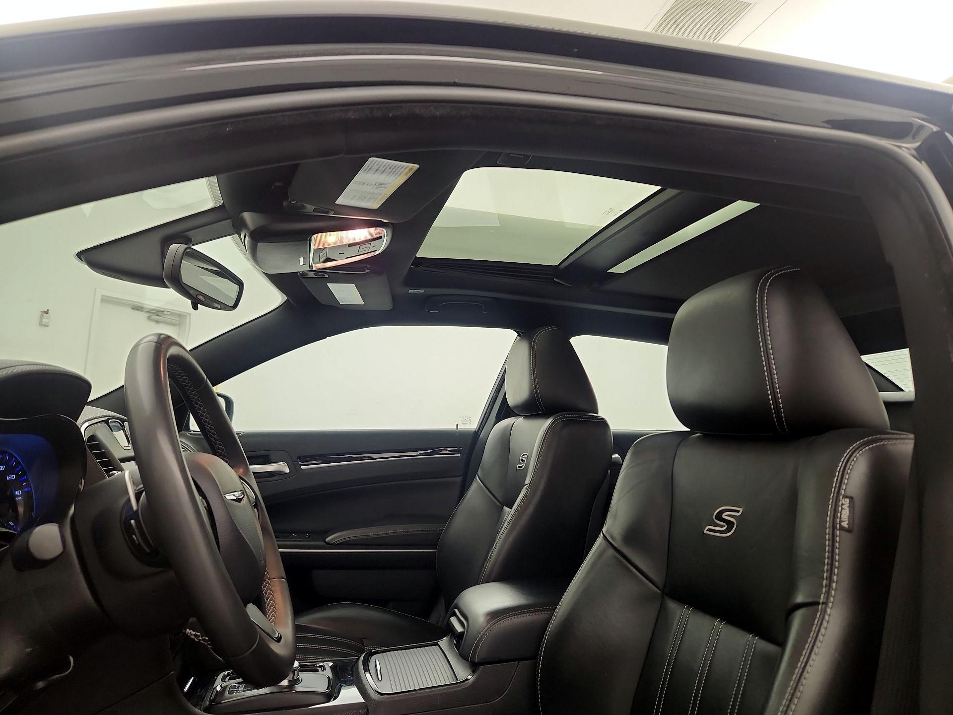 Thumbnail: 2023 Chrysler 300 - 20