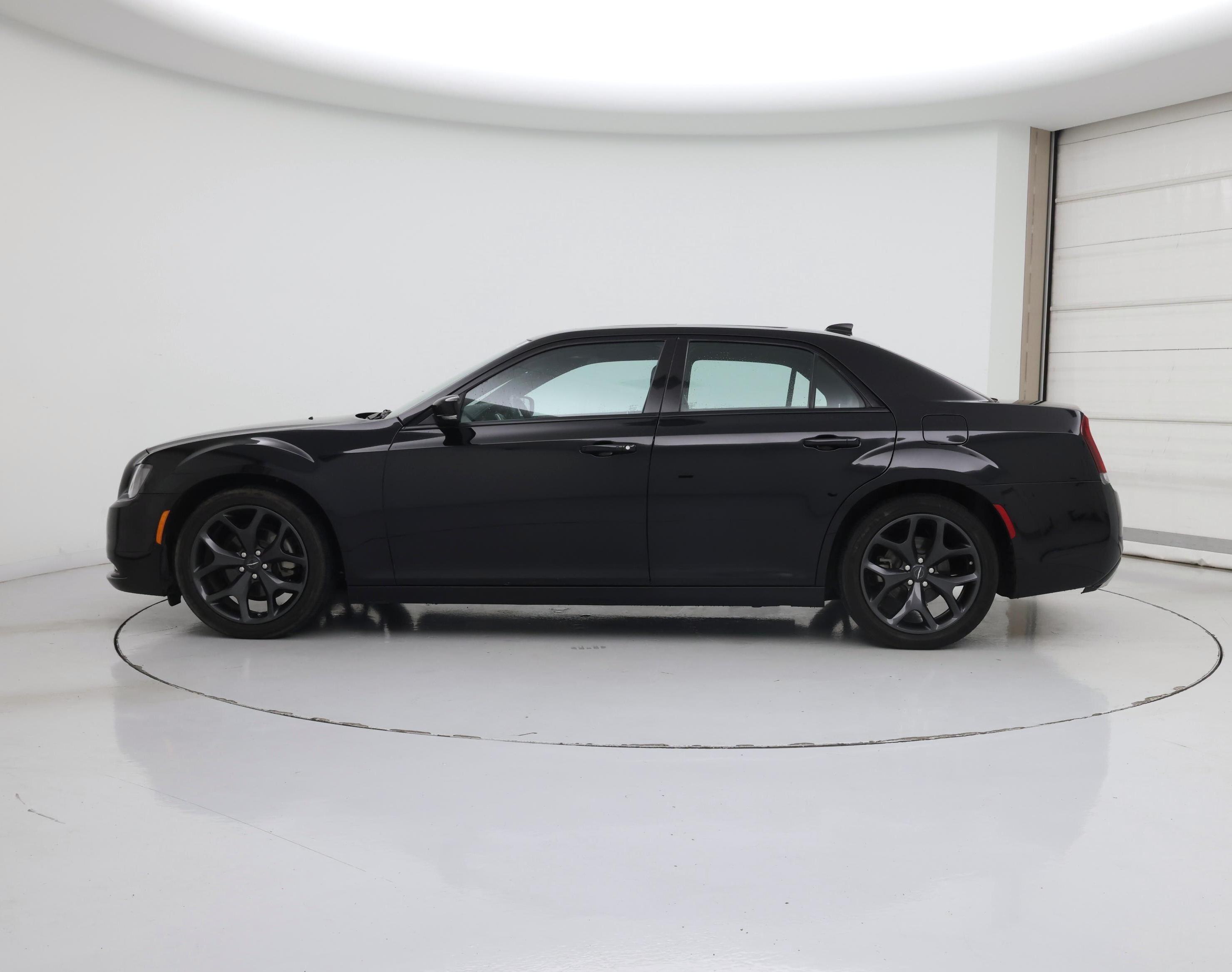 Thumbnail: 2023 Chrysler 300 - 3