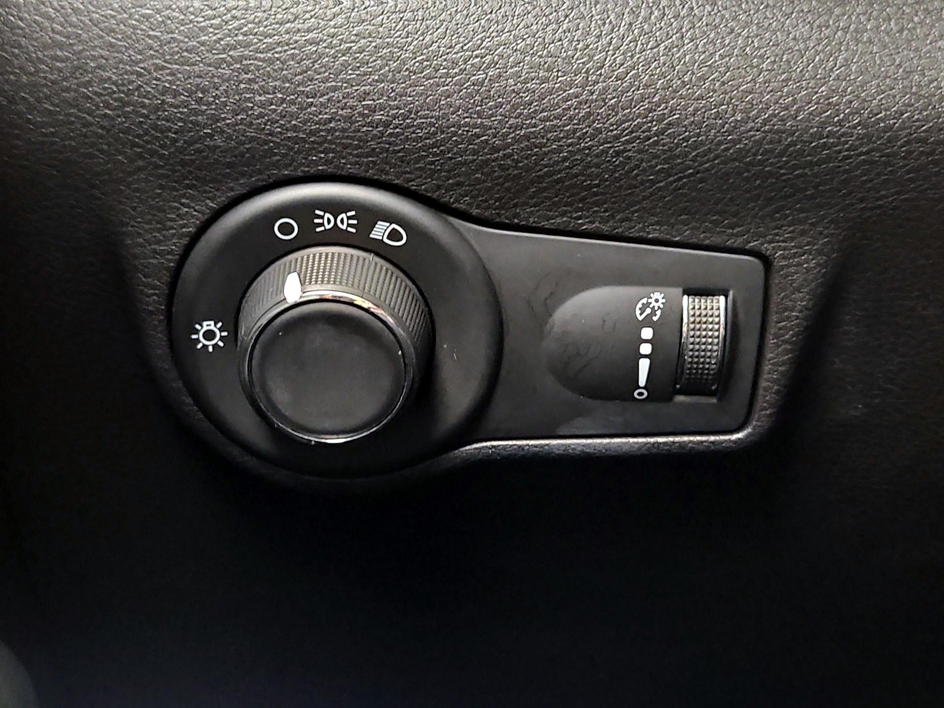 Thumbnail: 2022 Jeep Compass - 13