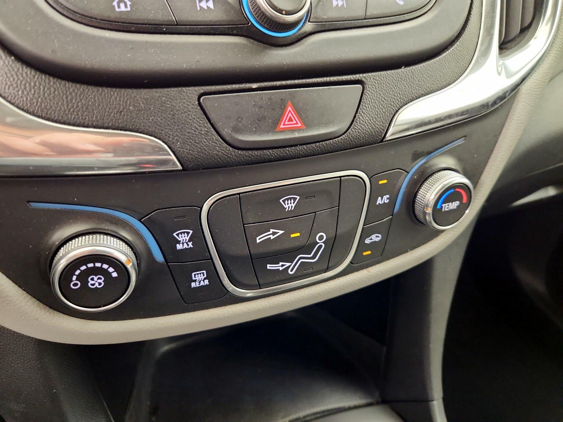 Thumbnail: 2020 Chevrolet Equinox - 16
