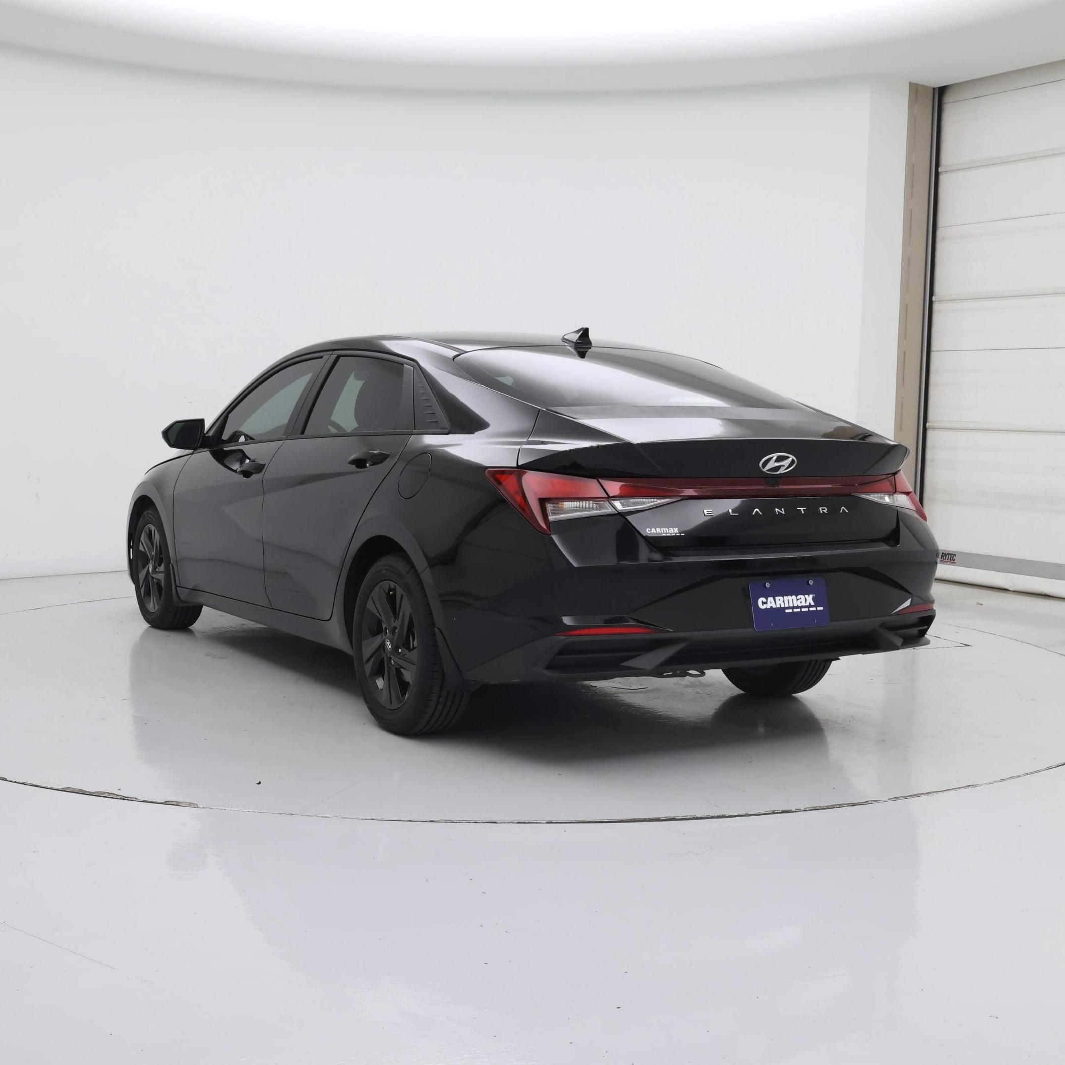 Thumbnail: 2023 Hyundai Elantra - 2