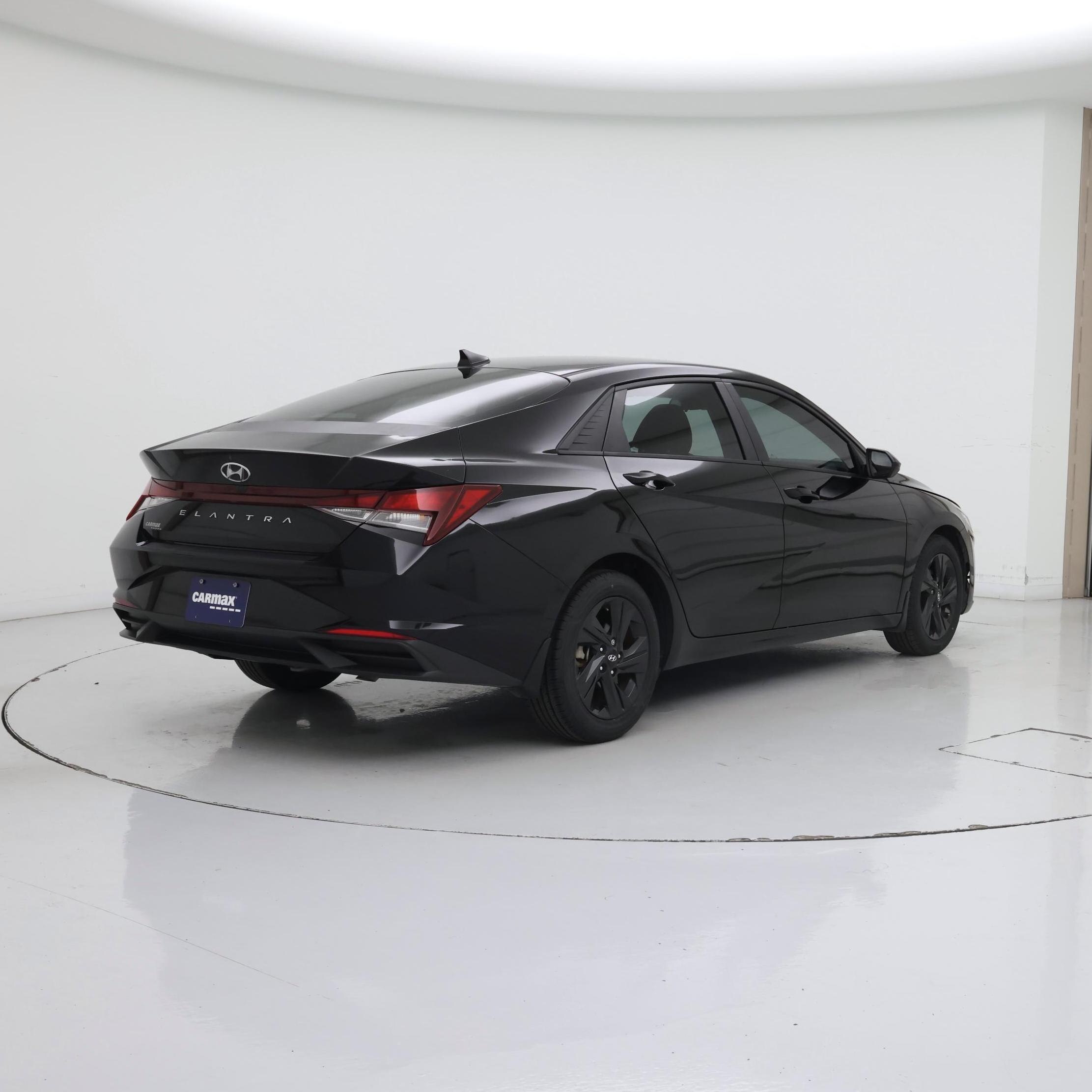 Thumbnail: 2023 Hyundai Elantra - 8