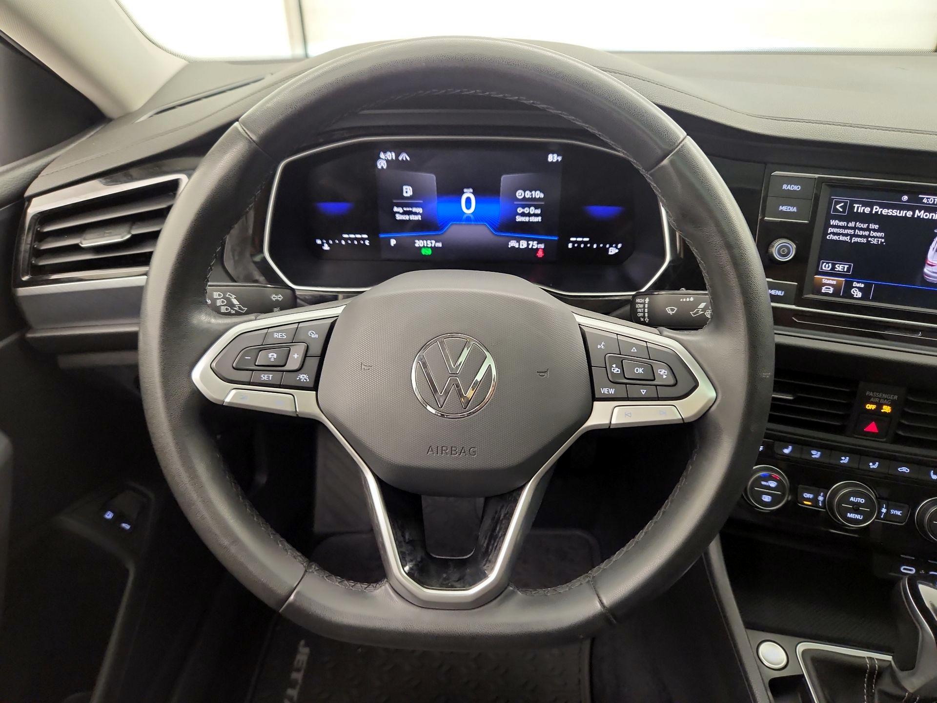 Thumbnail: 2024 Volkswagen Jetta - 10