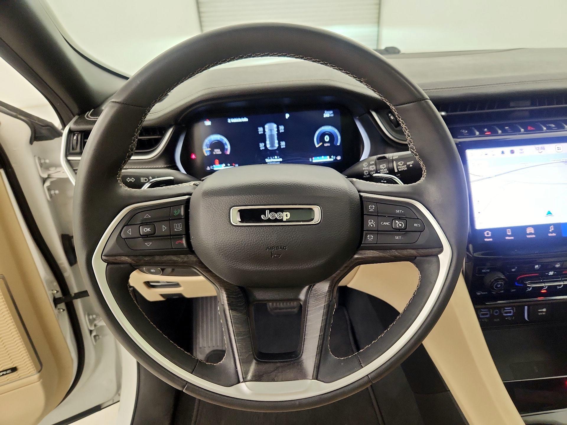 Thumbnail: 2023 Jeep Grand Cherokee - 10