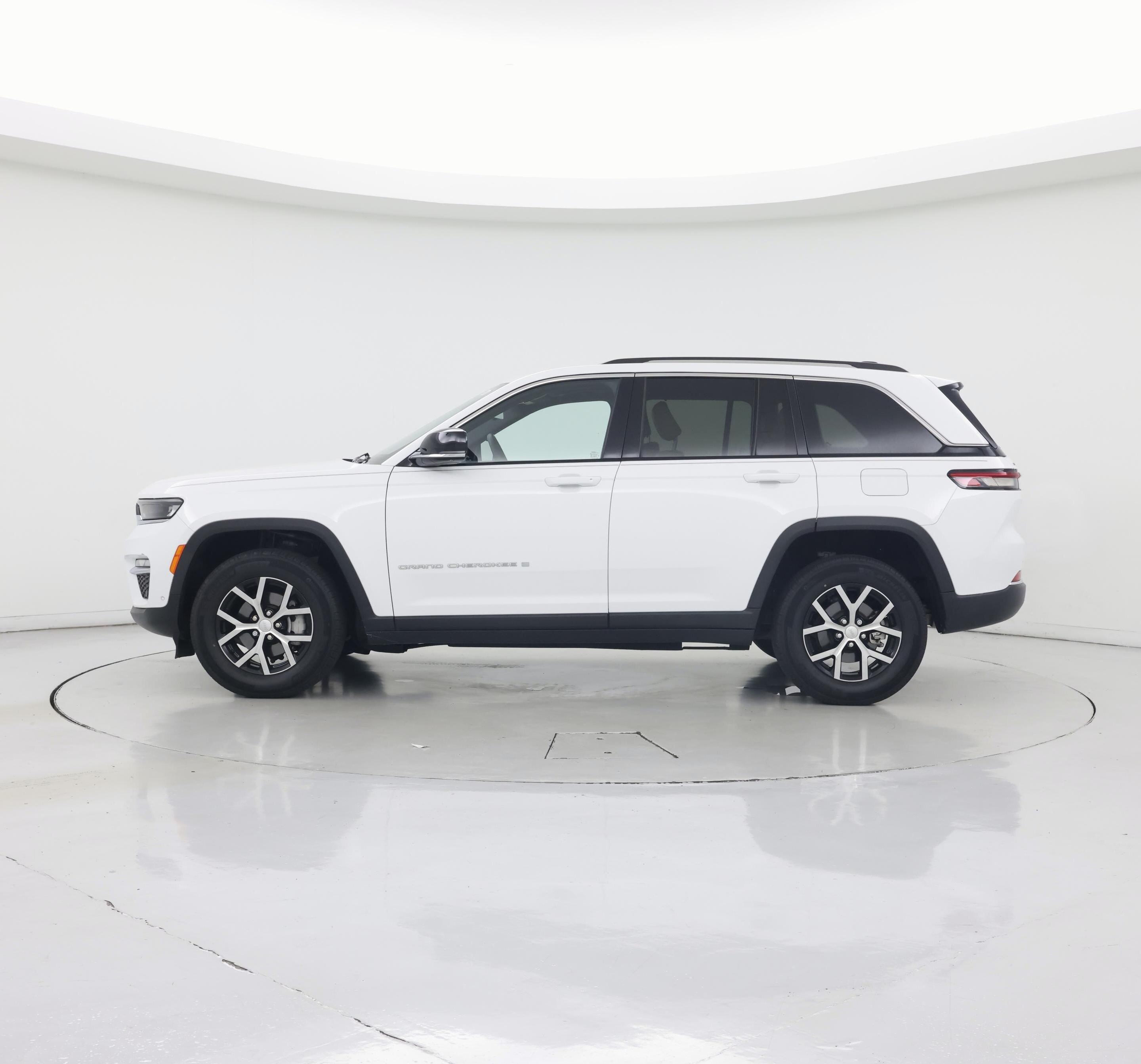 Thumbnail: 2023 Jeep Grand Cherokee - 3