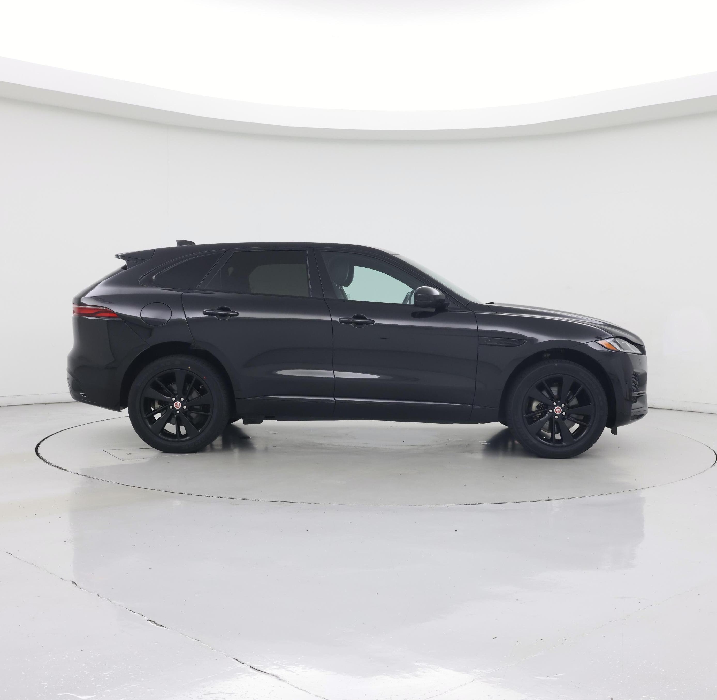 Thumbnail: 2023 Jaguar F-Pace - 7