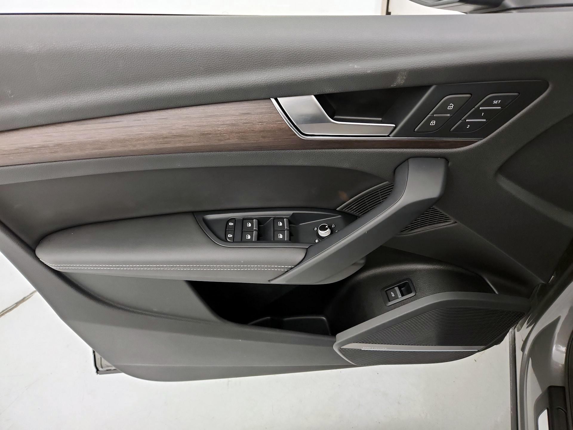 Thumbnail: 2023 Audi Q5 - 12