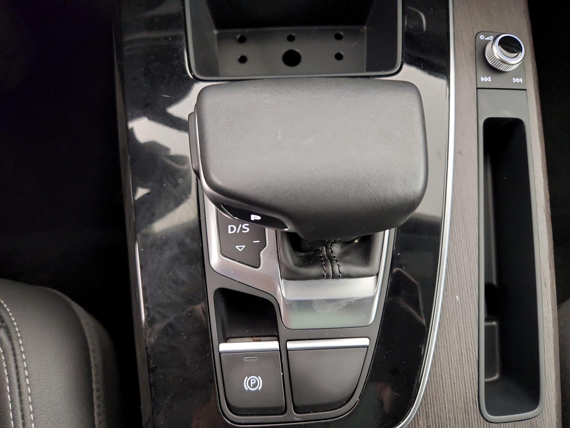 Thumbnail: 2023 Audi Q5 - 17