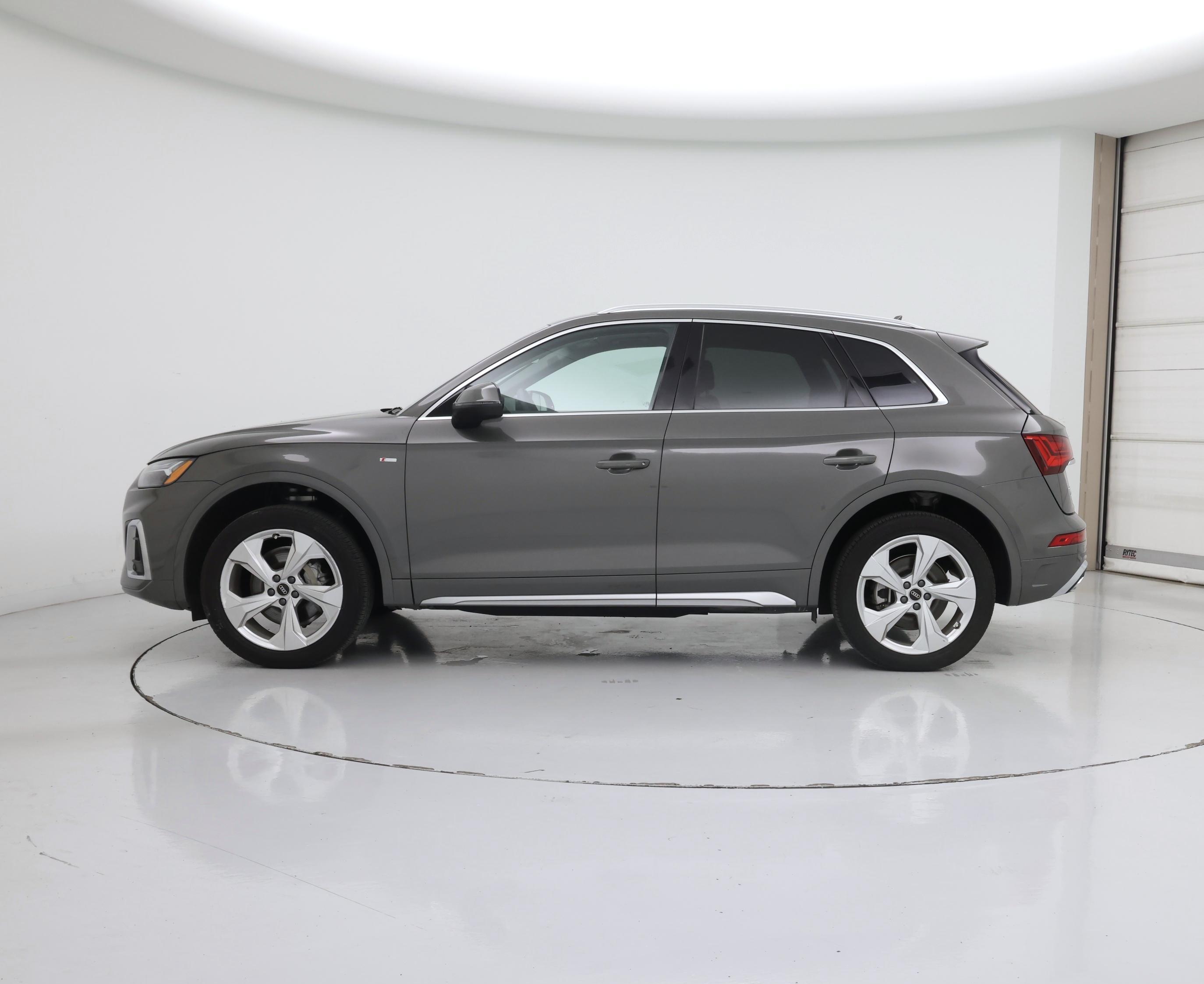 Thumbnail: 2023 Audi Q5 - 3