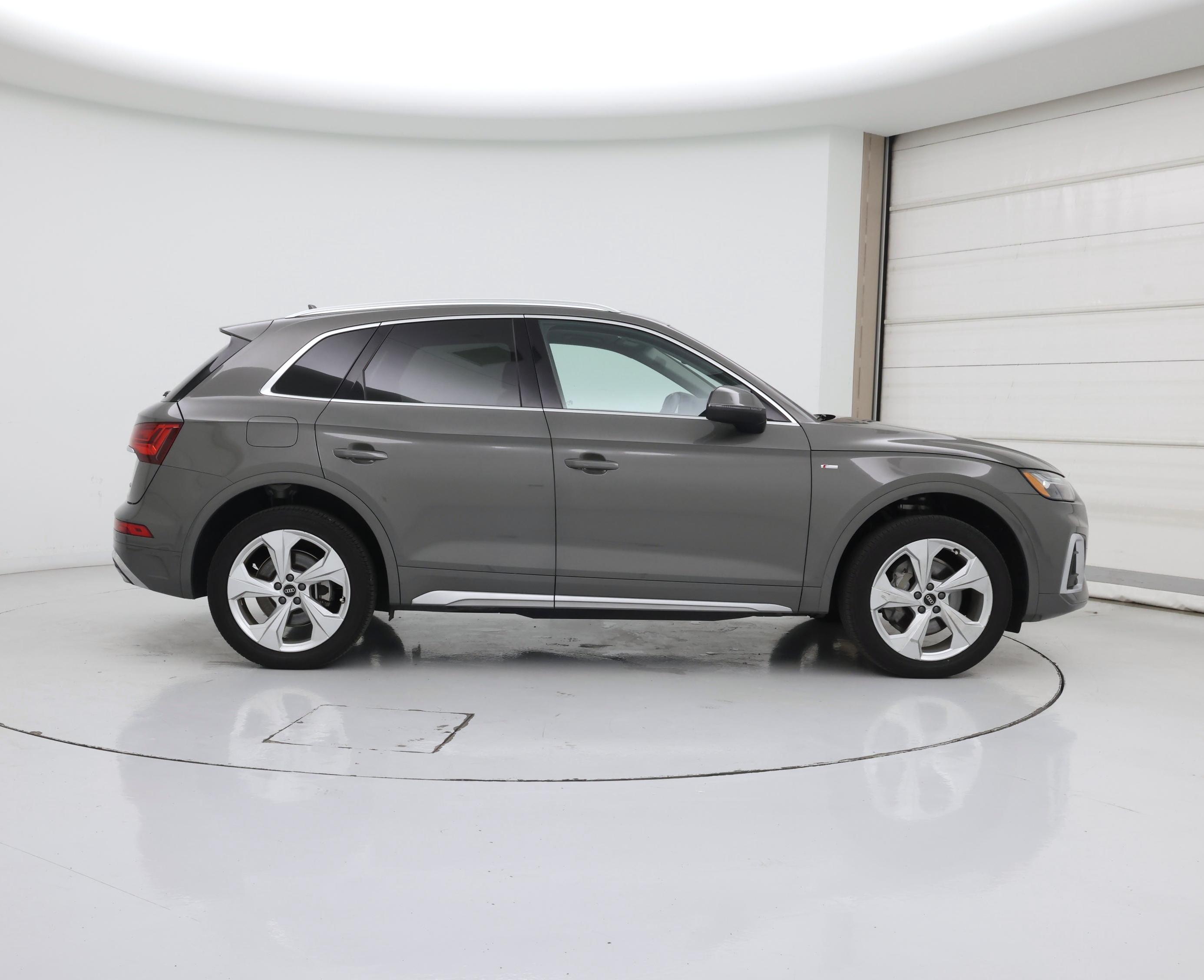 Thumbnail: 2023 Audi Q5 - 7