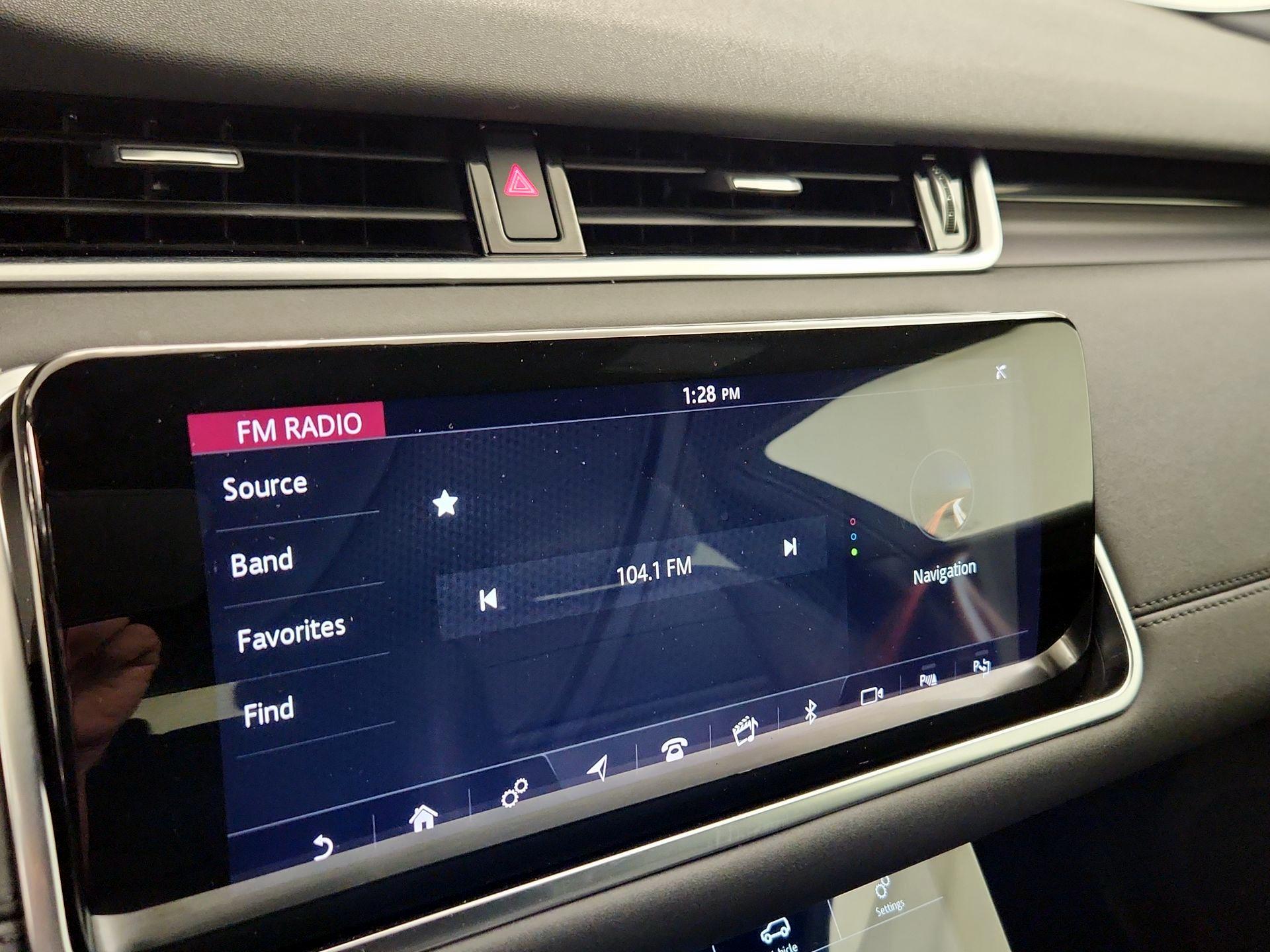 Thumbnail: 2020 Land Rover Range Rover Evoque - 16