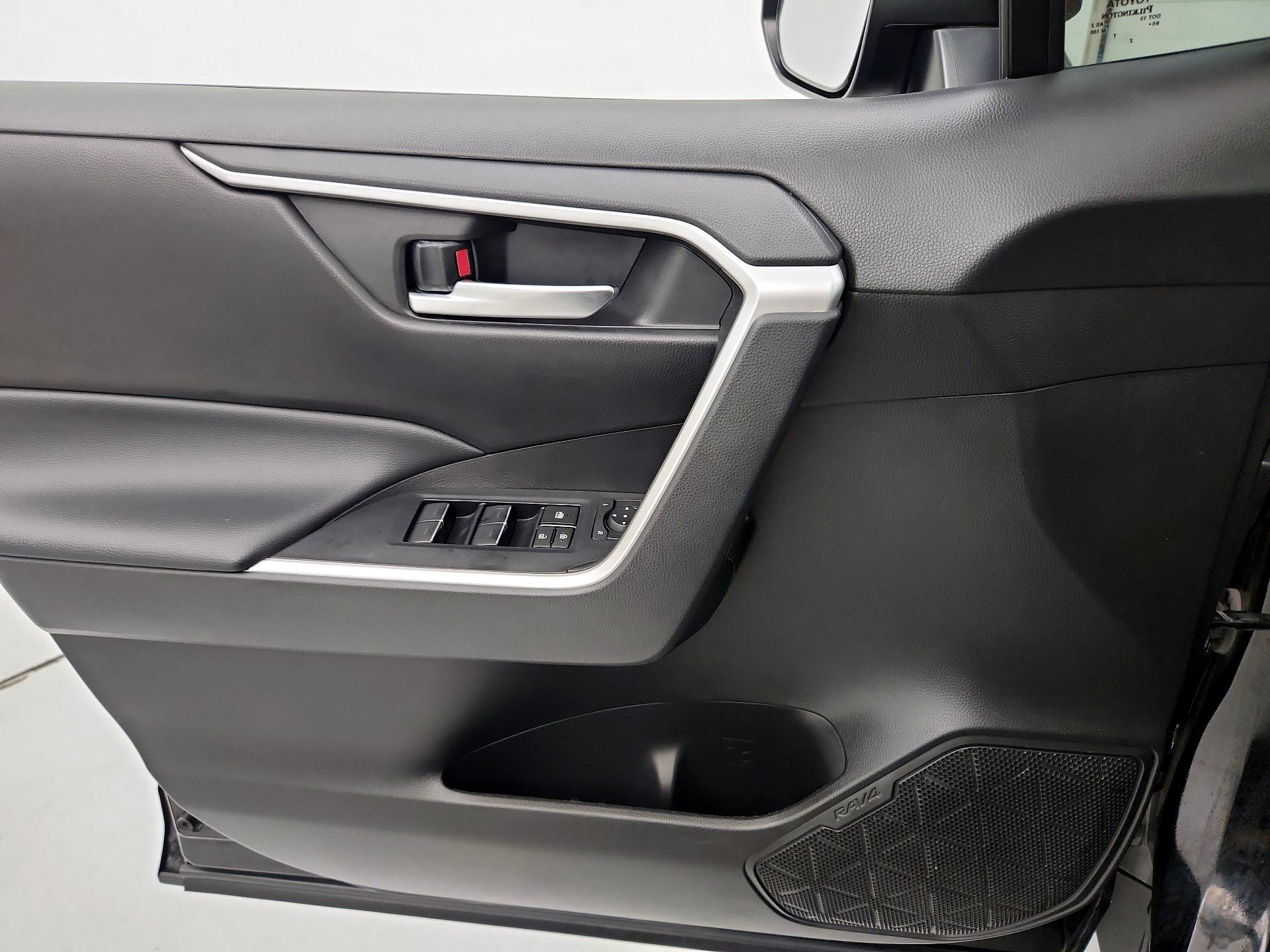Thumbnail: 2023 Toyota RAV4 - 12